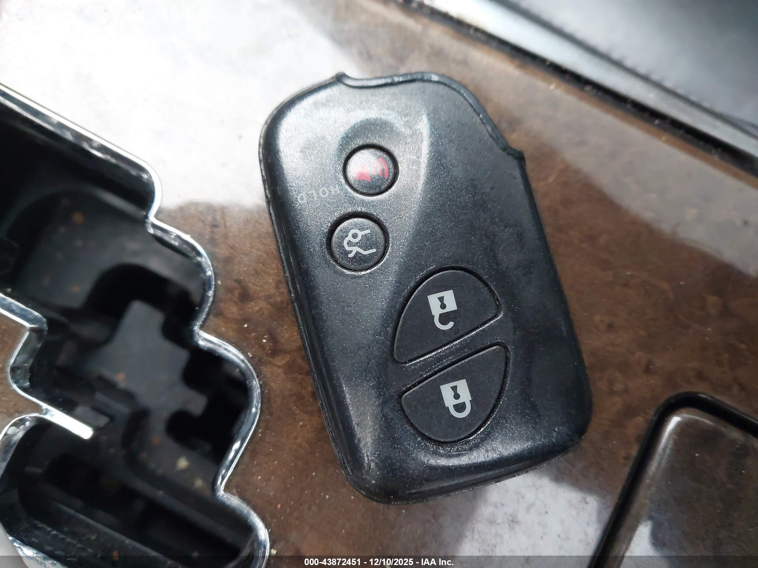 LEXUS IS image 11
