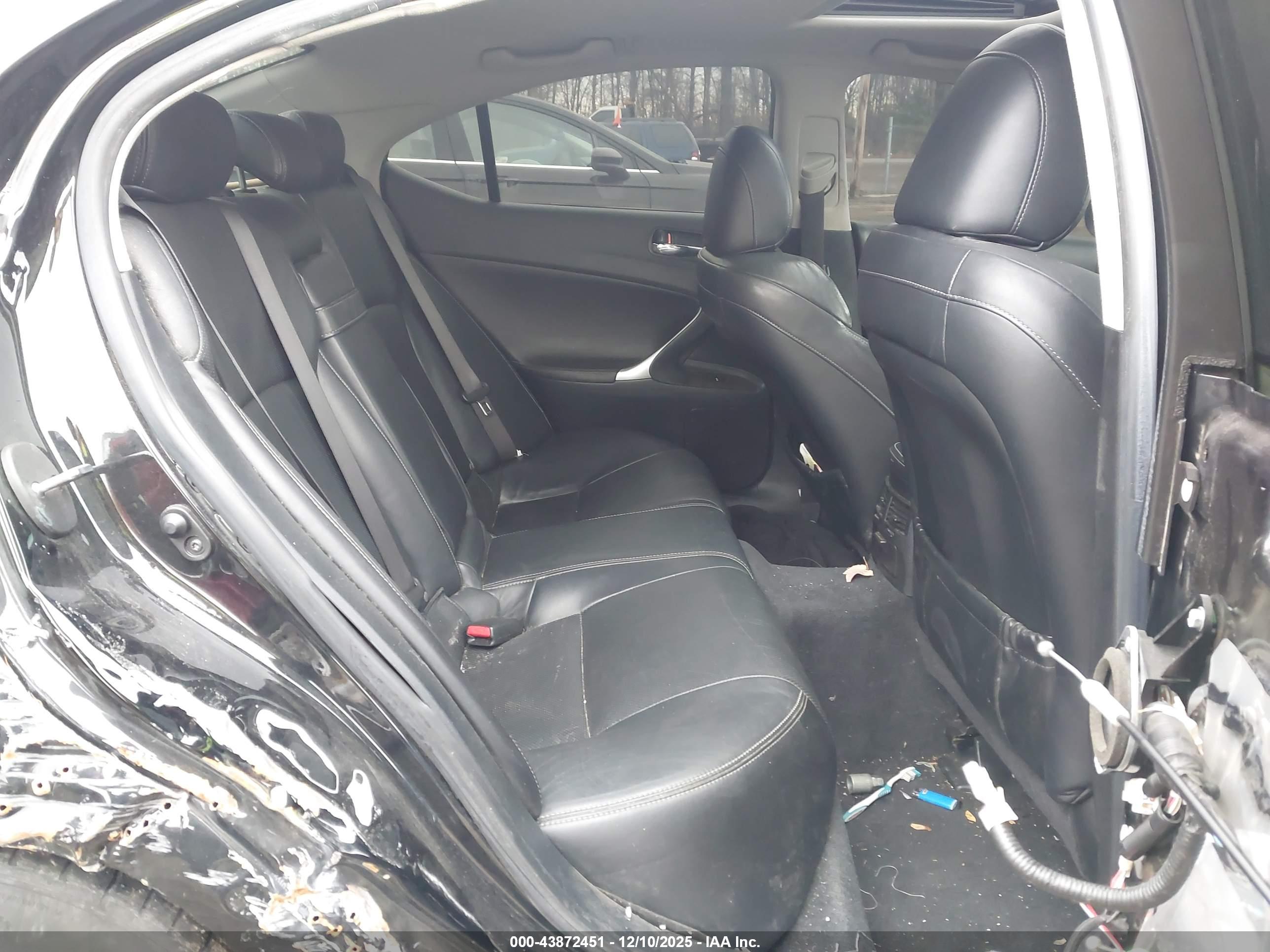 LEXUS IS image 8