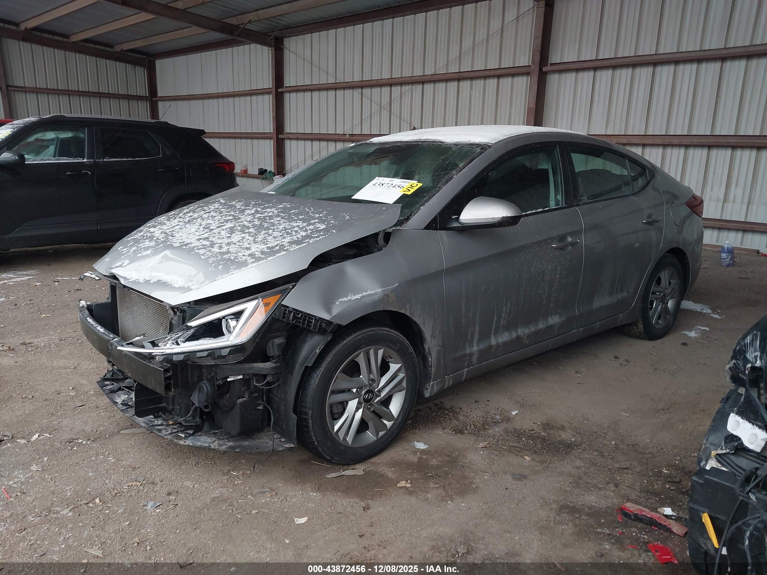 HYUNDAI ELANTRA image 2