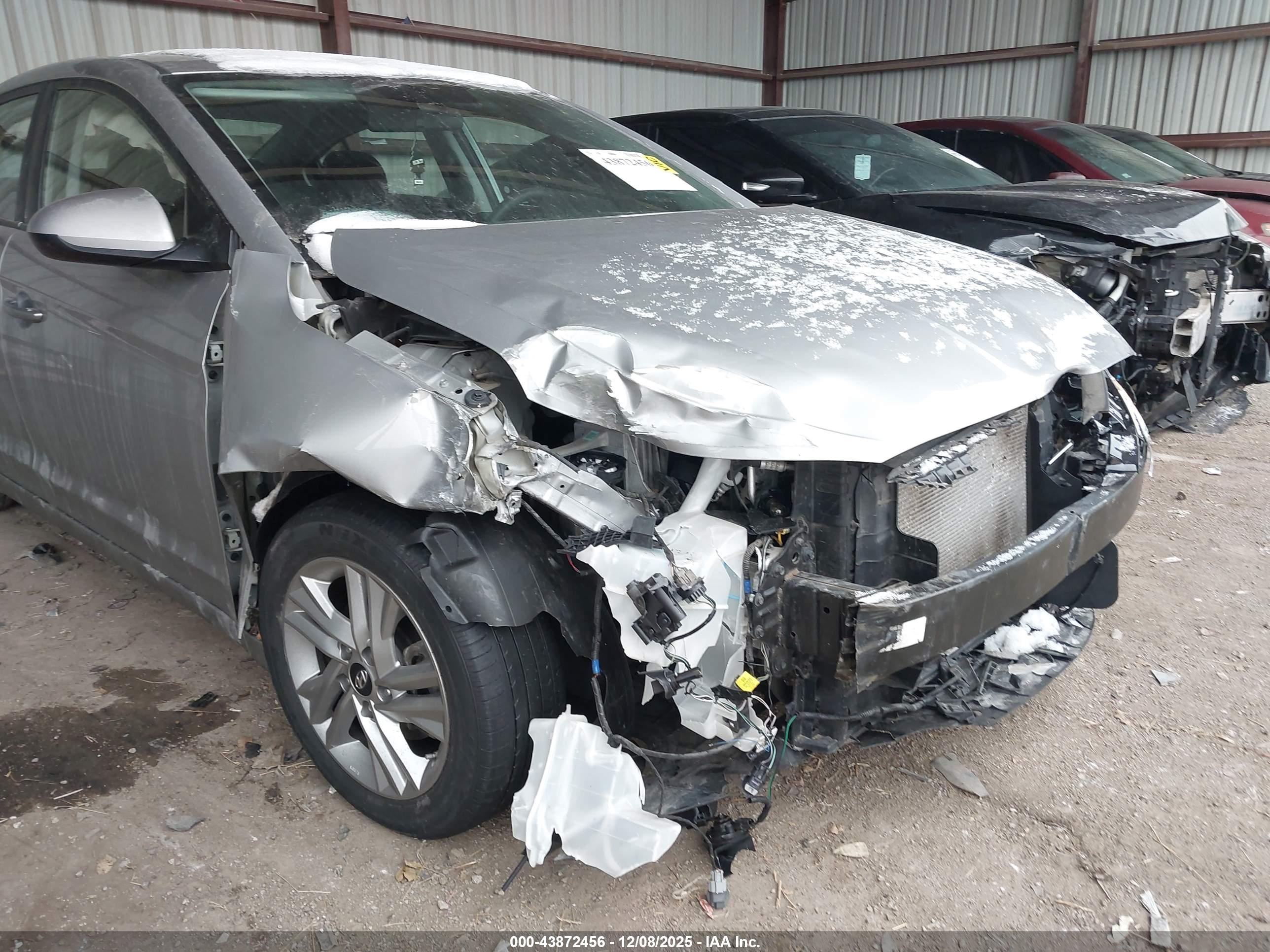 HYUNDAI ELANTRA image 6
