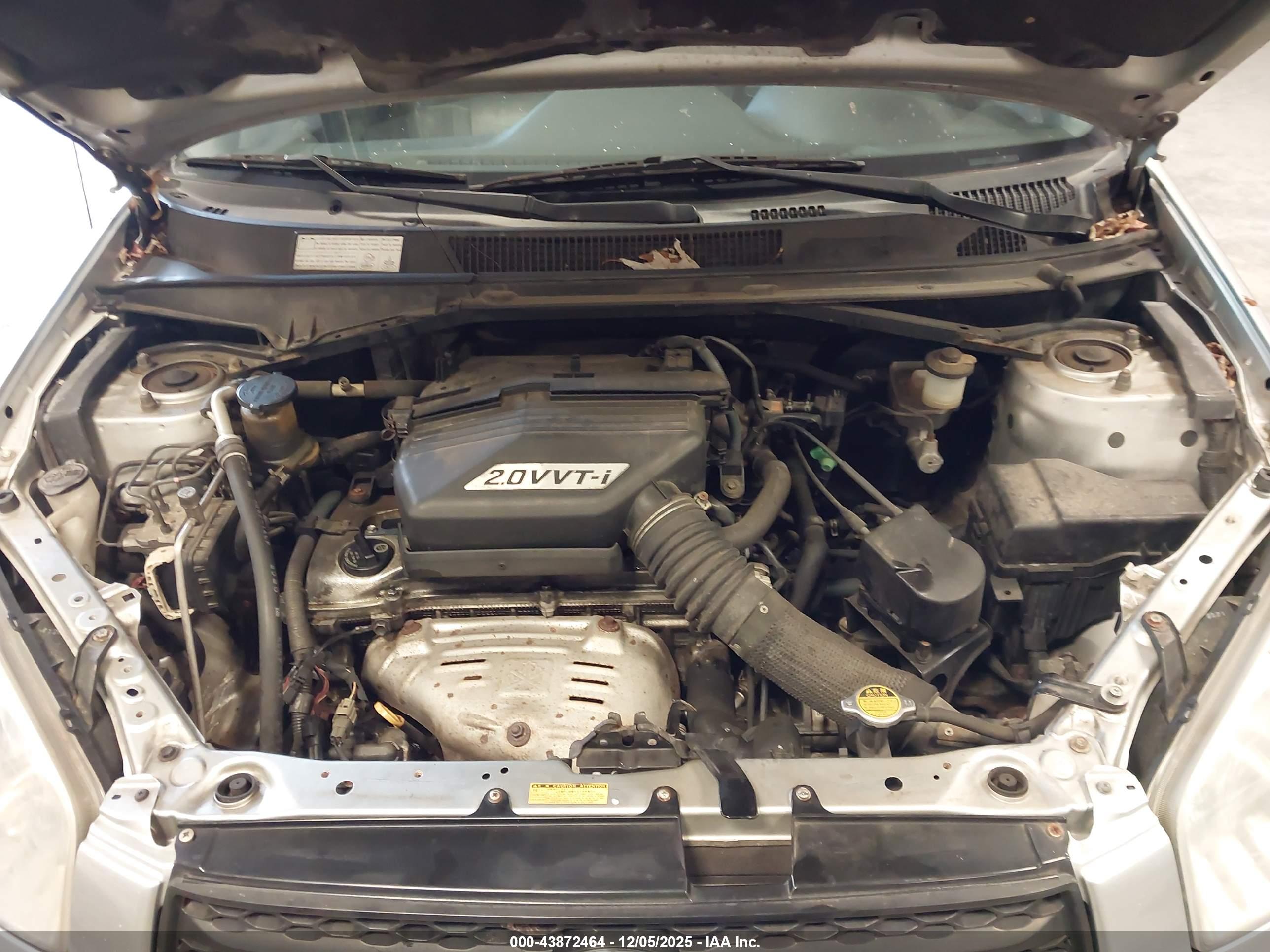 TOYOTA RAV4 image 10