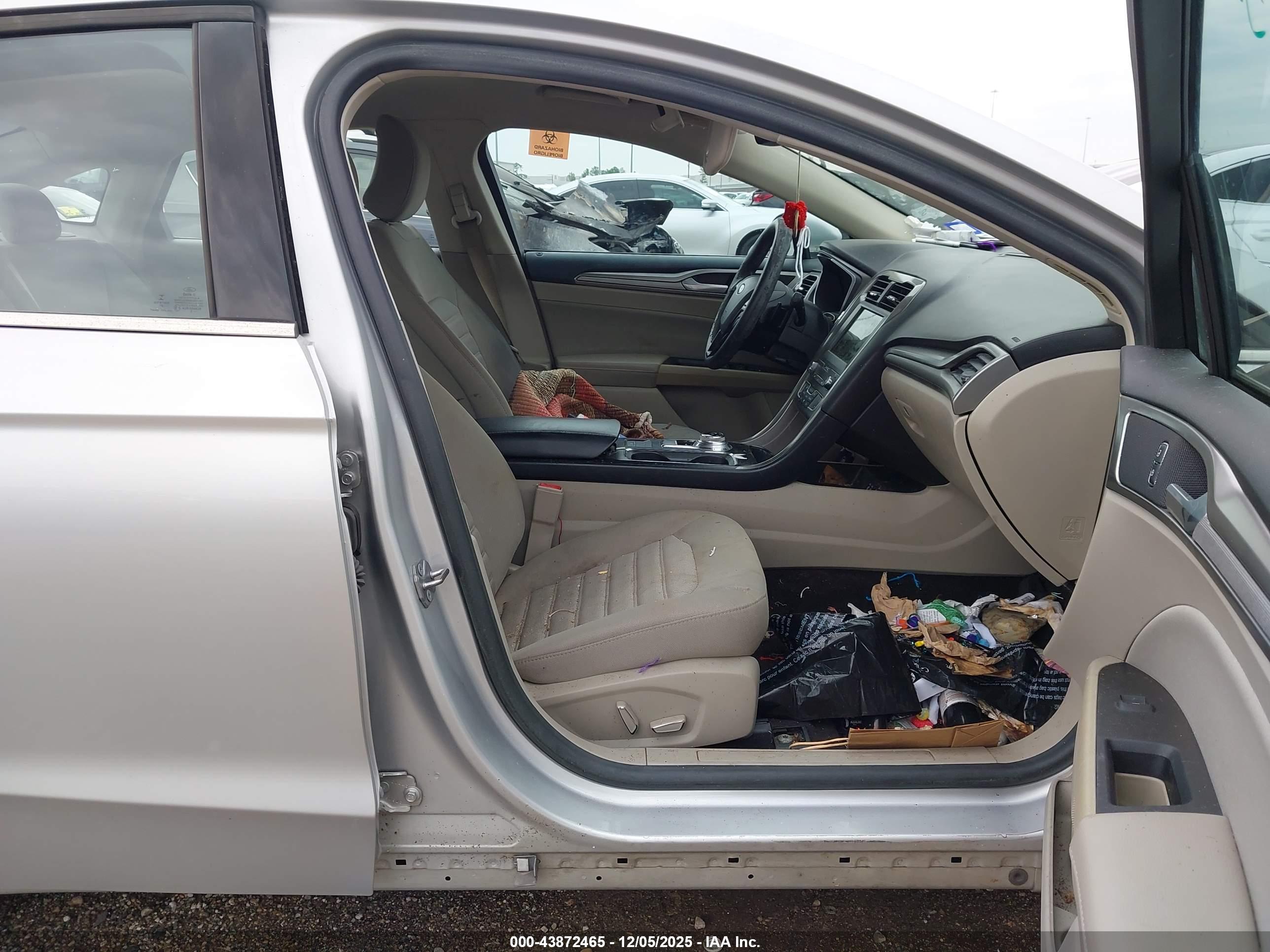 FORD FUSION image 5