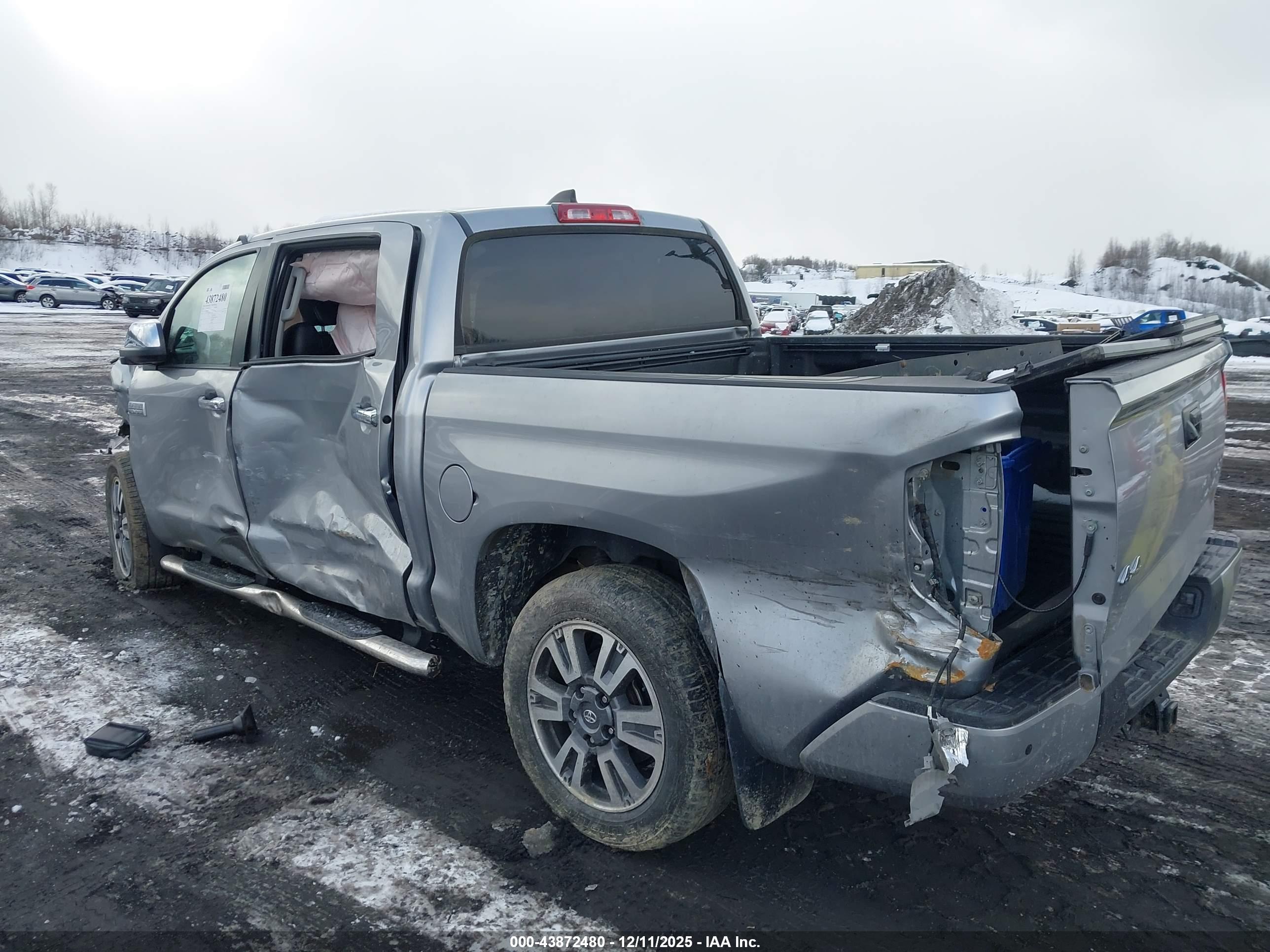 TOYOTA TUNDRA image 3