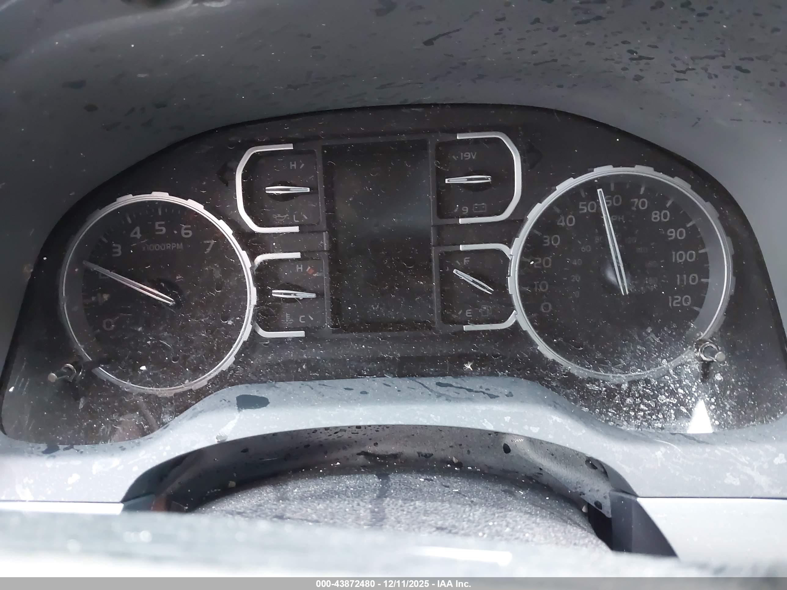 TOYOTA TUNDRA image 7