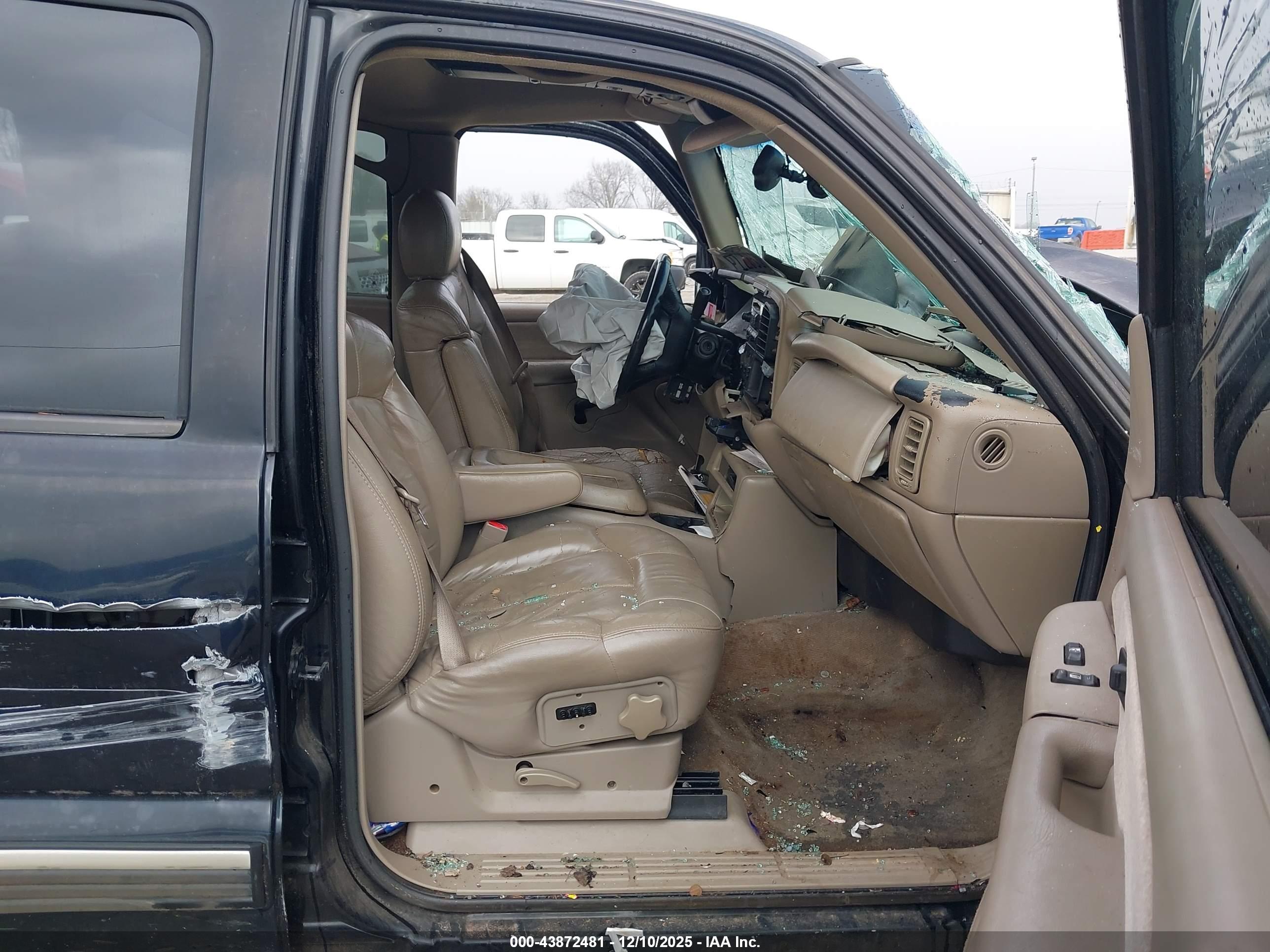 CHEVROLET SILVERADO image 5