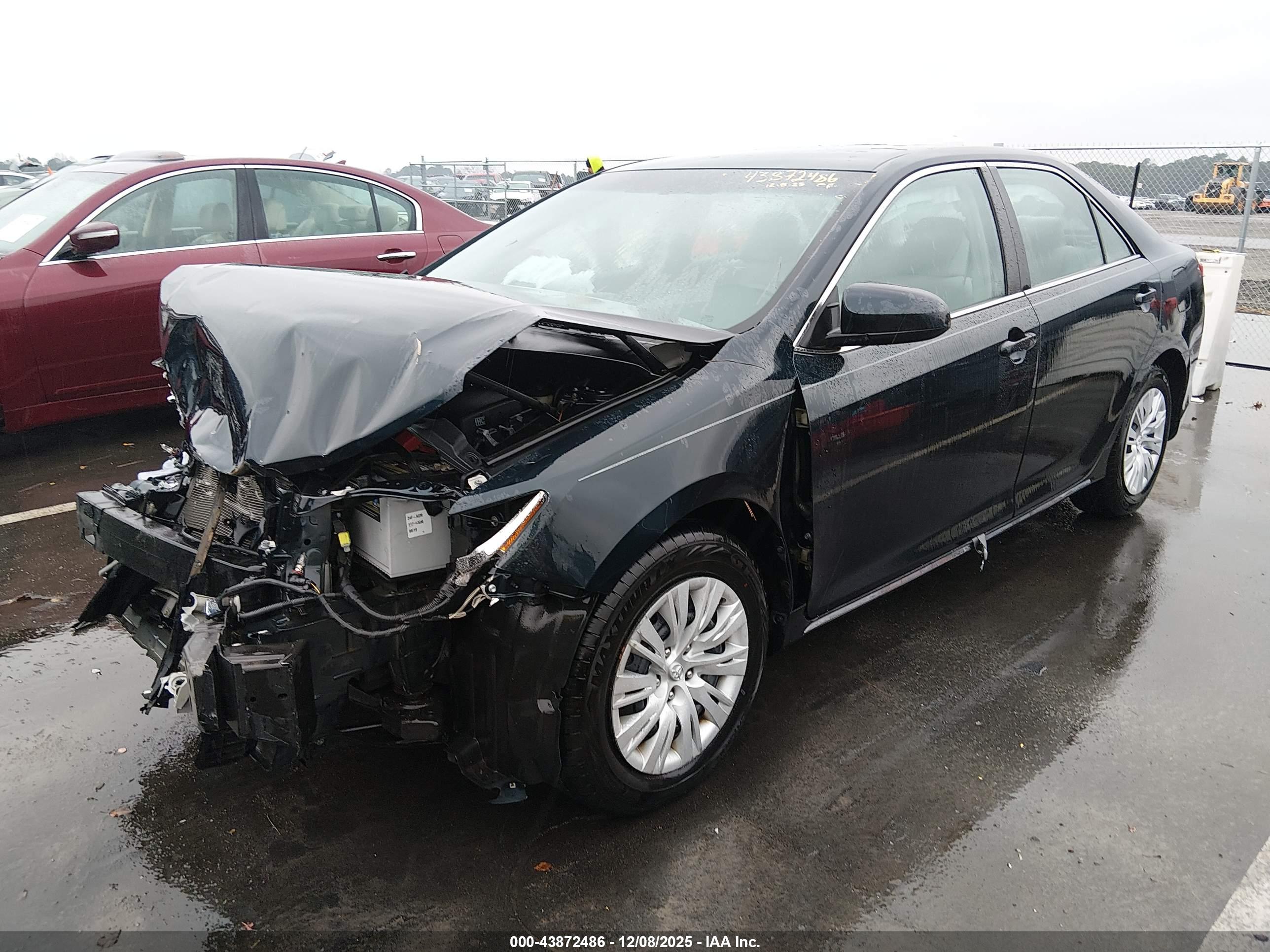 TOYOTA CAMRY image 2