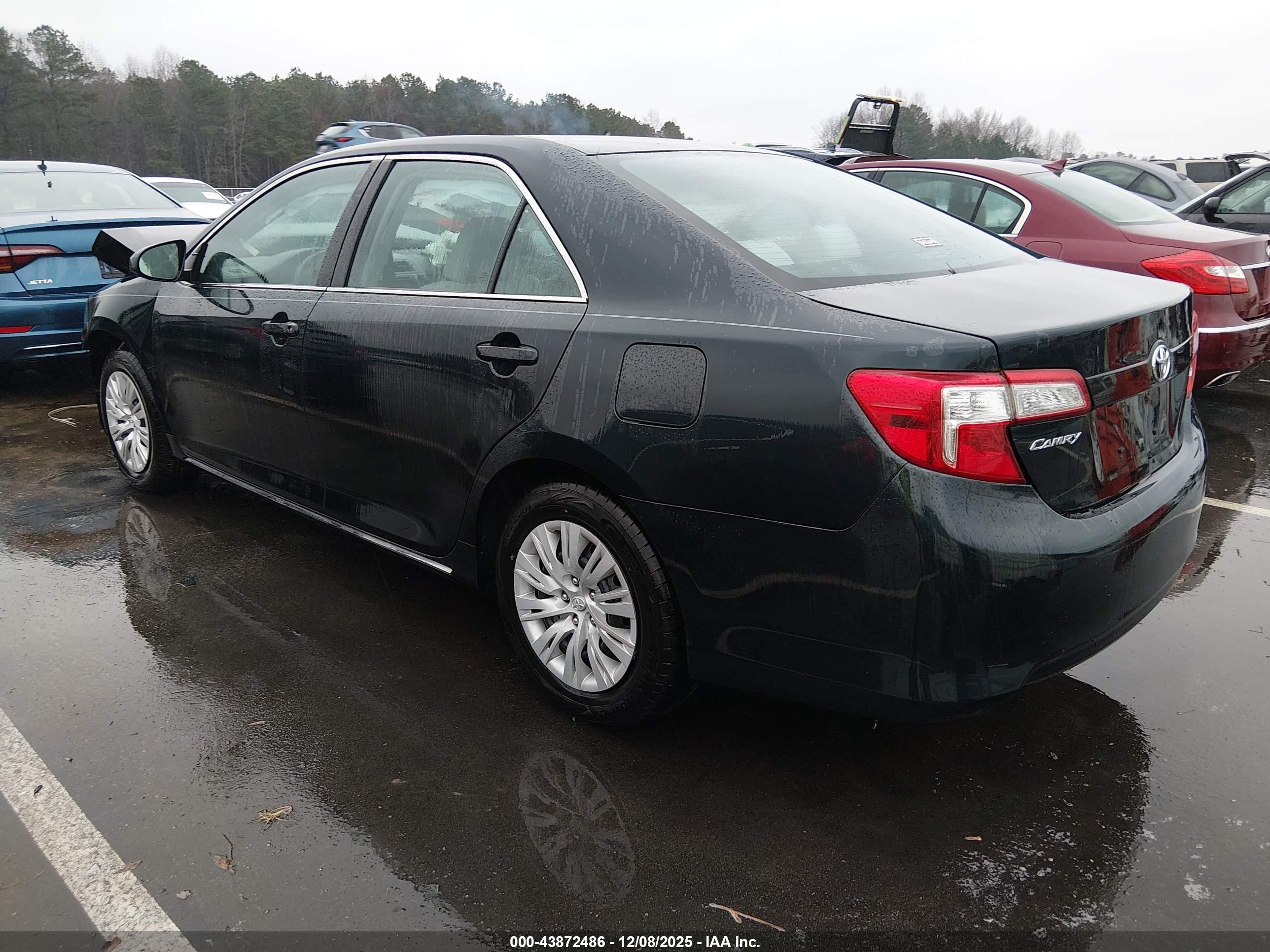 TOYOTA CAMRY image 3