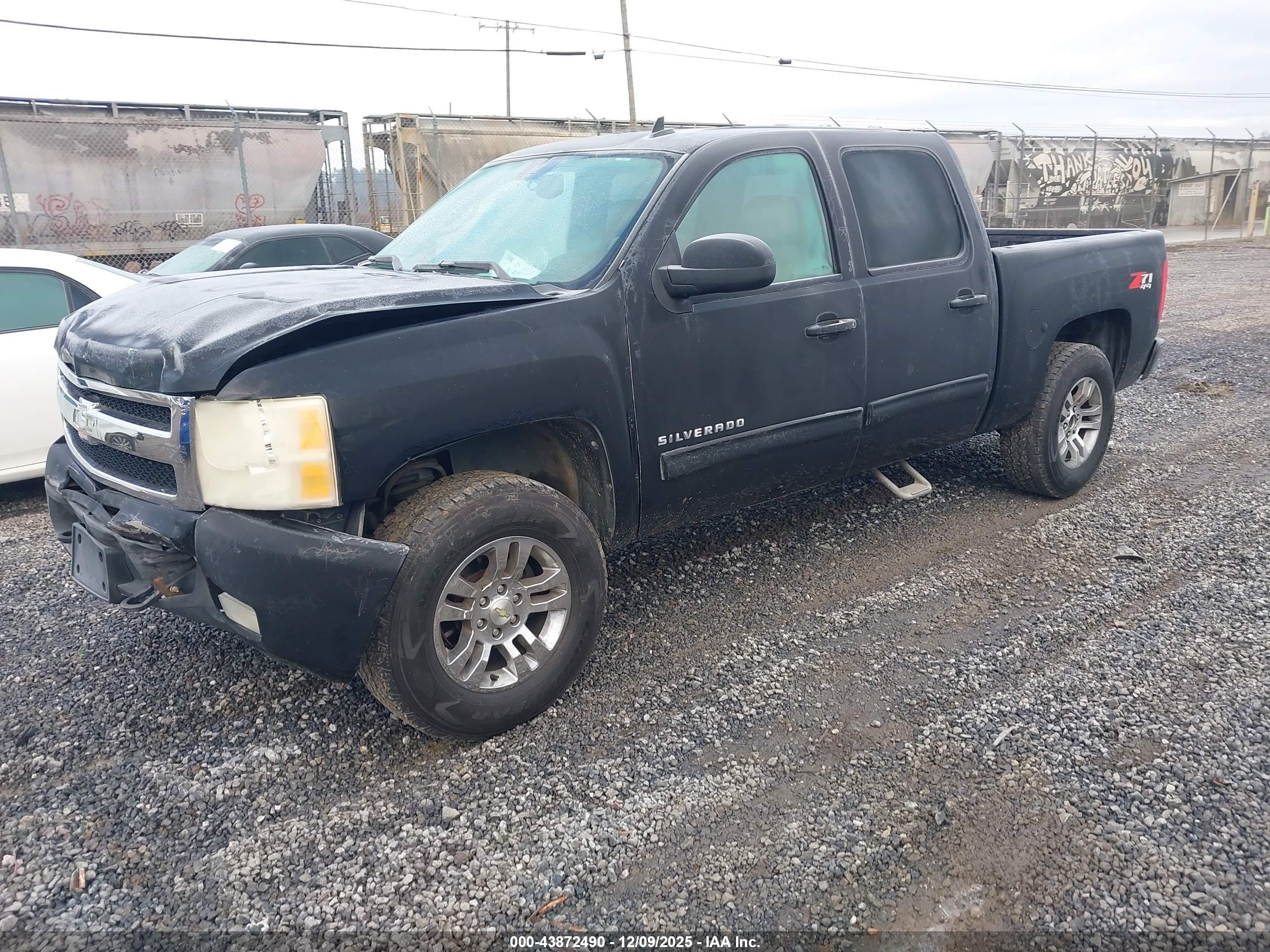 CHEVROLET SILVERADO image 2