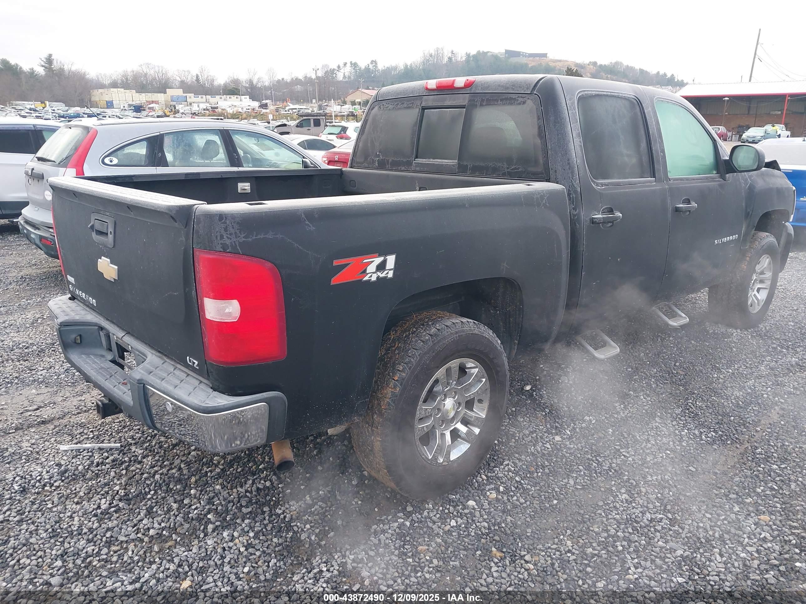 CHEVROLET SILVERADO image 4