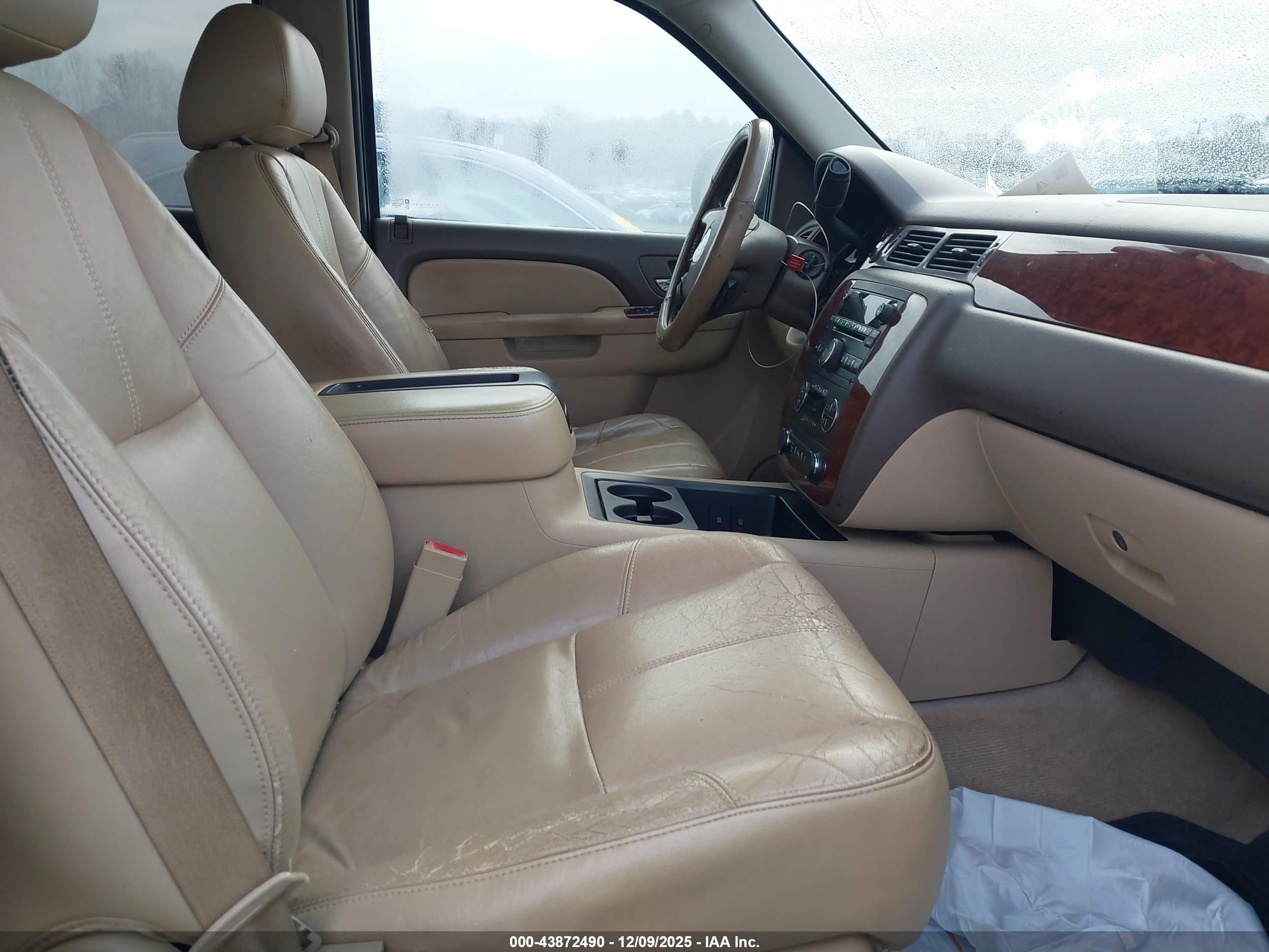 CHEVROLET SILVERADO image 5