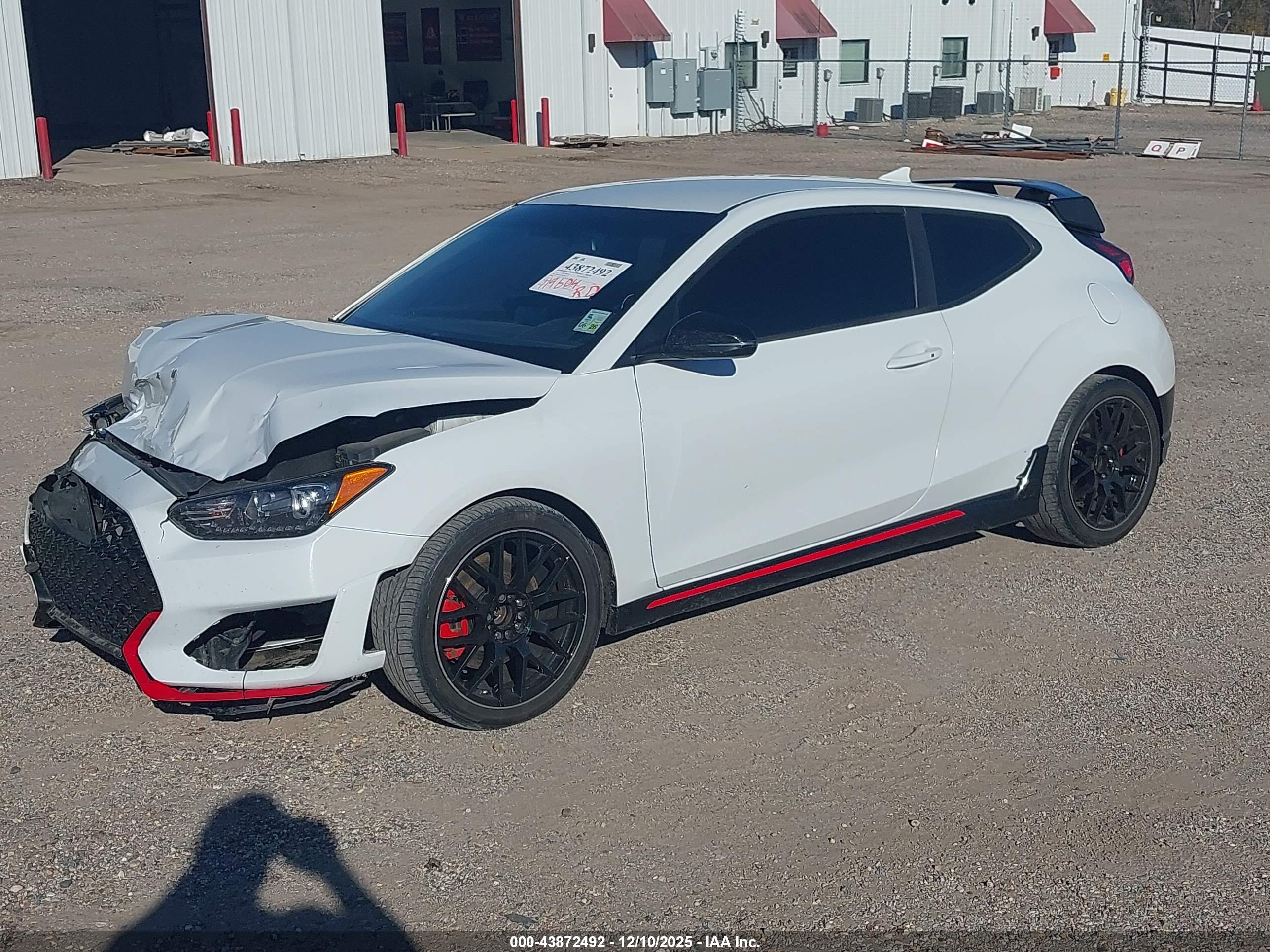 HYUNDAI VELOSTER image 2