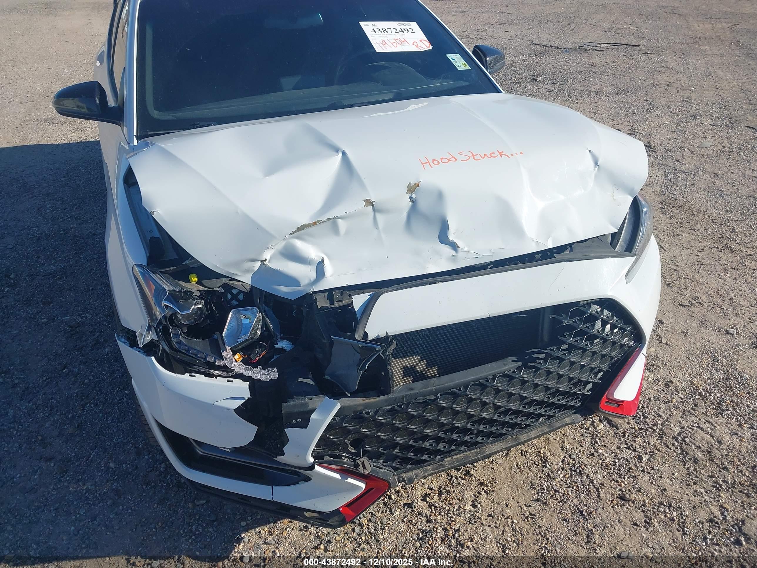 HYUNDAI VELOSTER image 6
