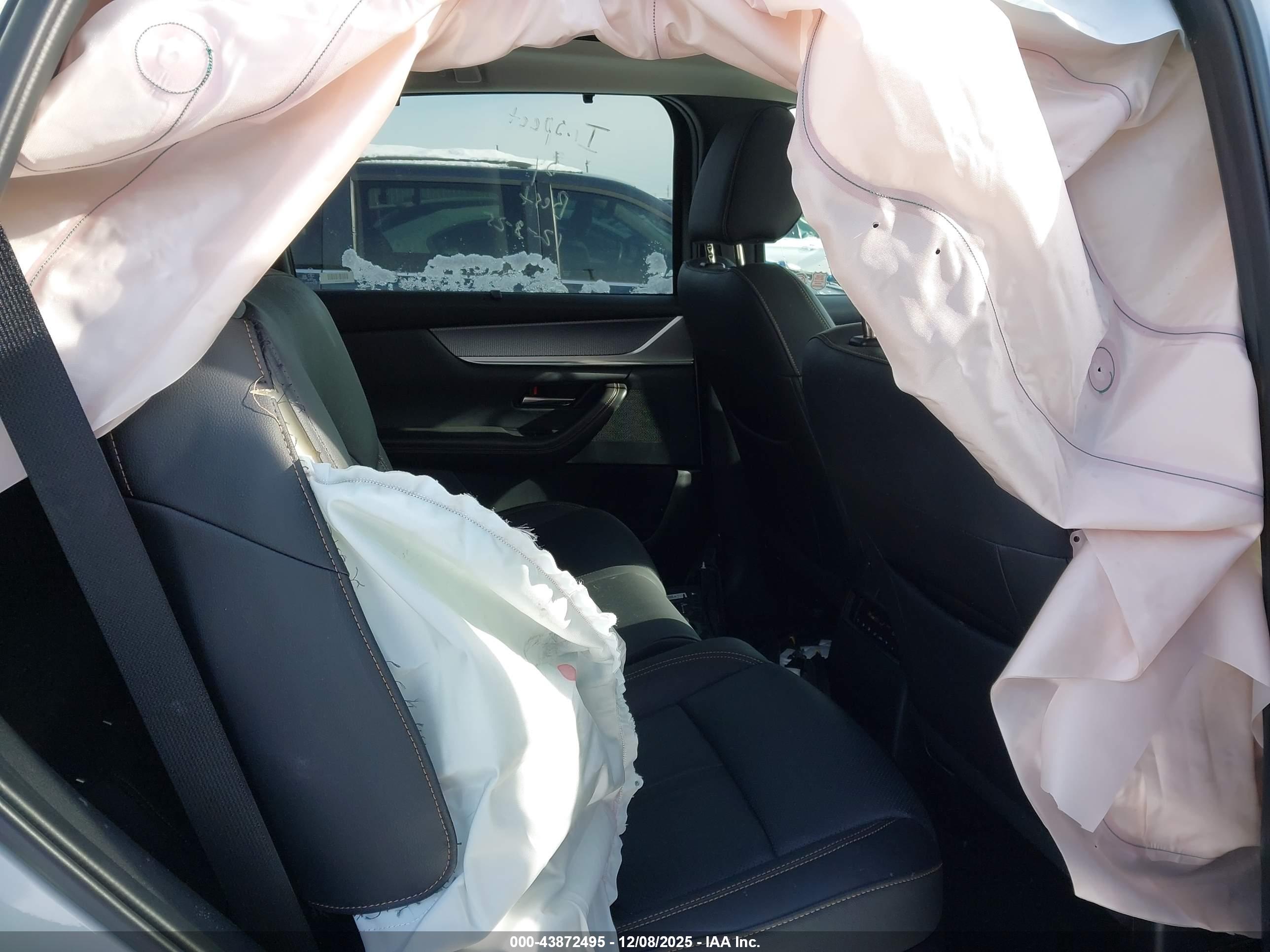 MAZDA CX-90 image 8