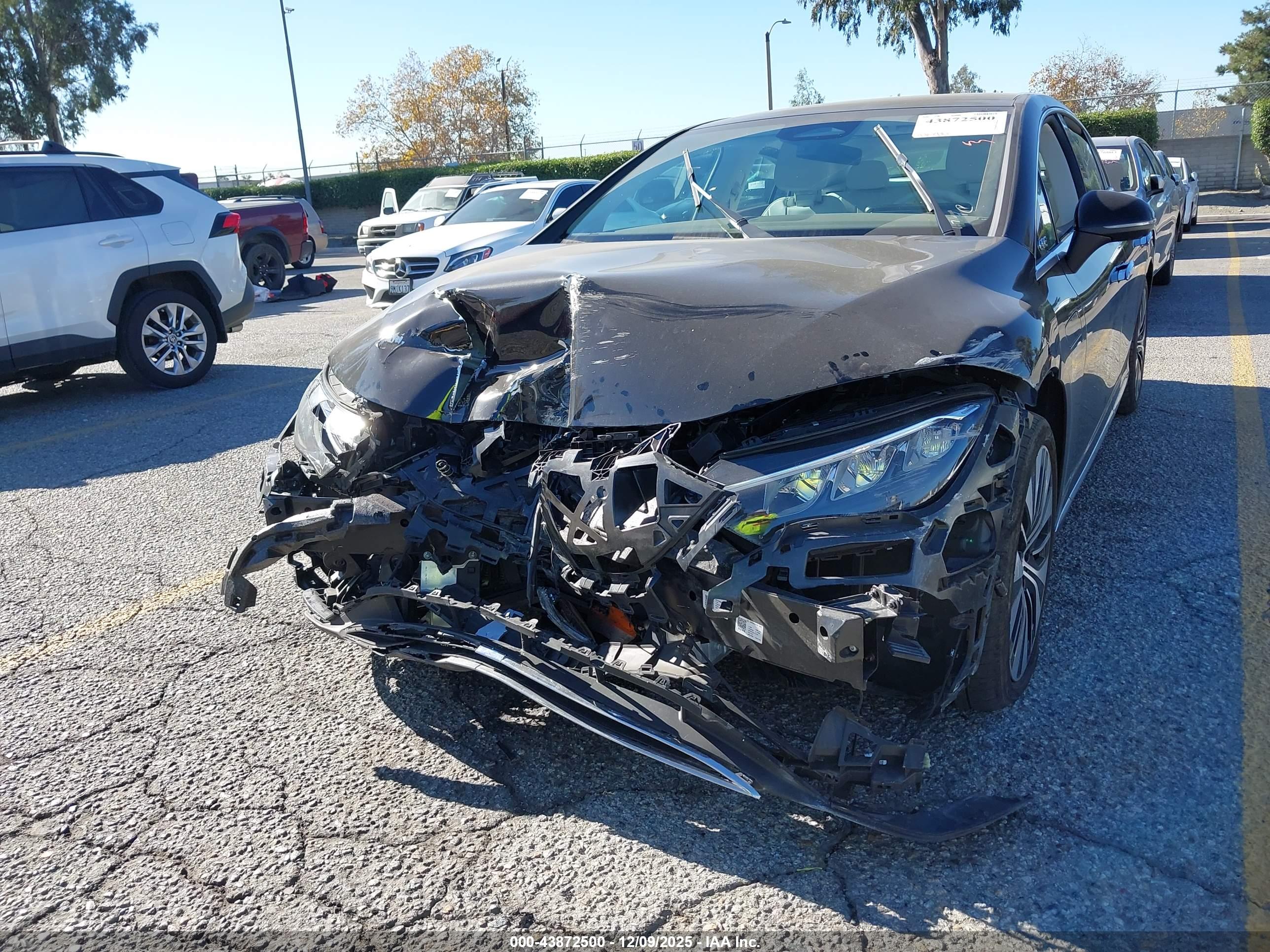 MERCEDES-BENZ EQE image 6