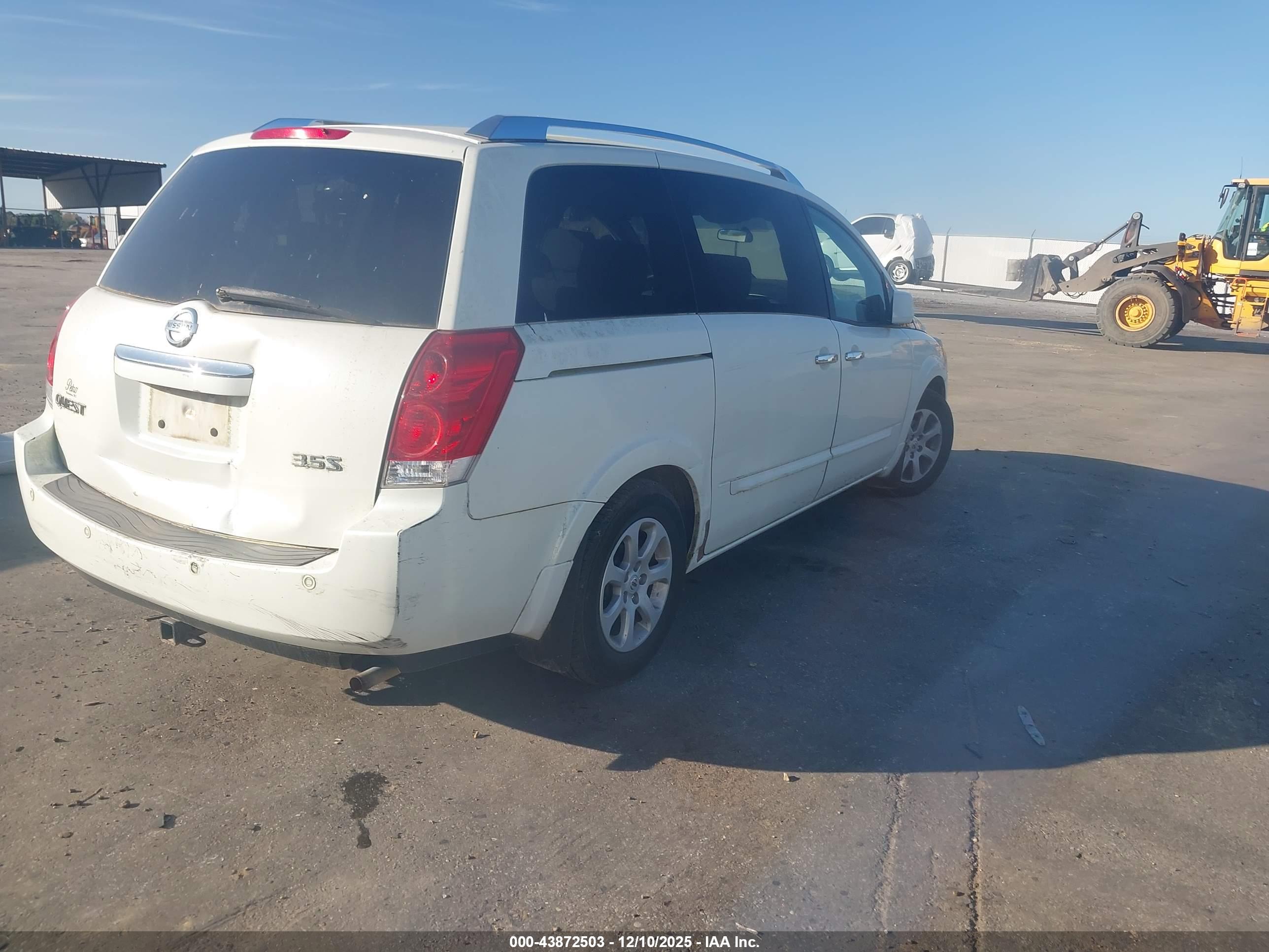 NISSAN QUEST image 4