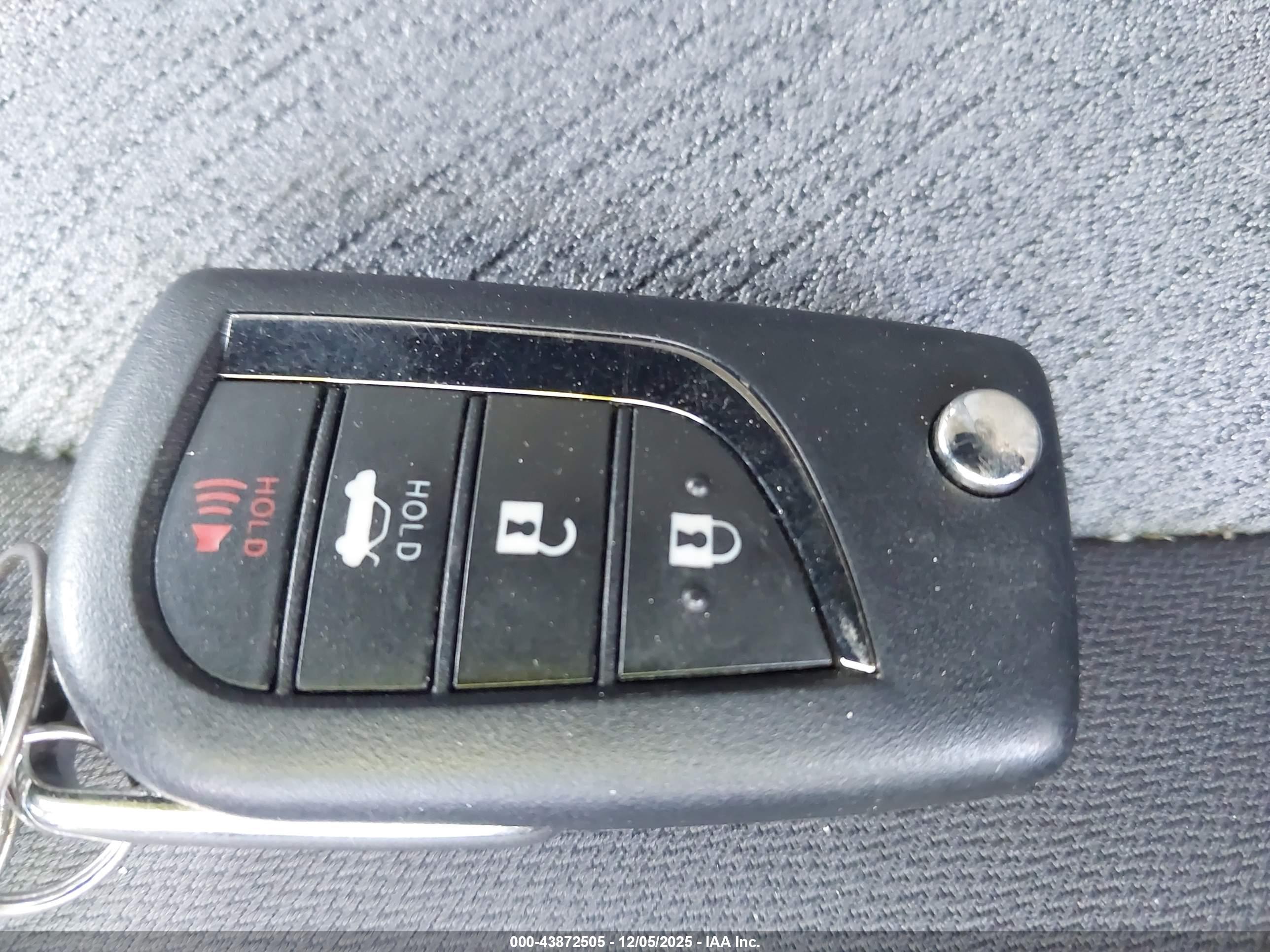 TOYOTA CAMRY image 11