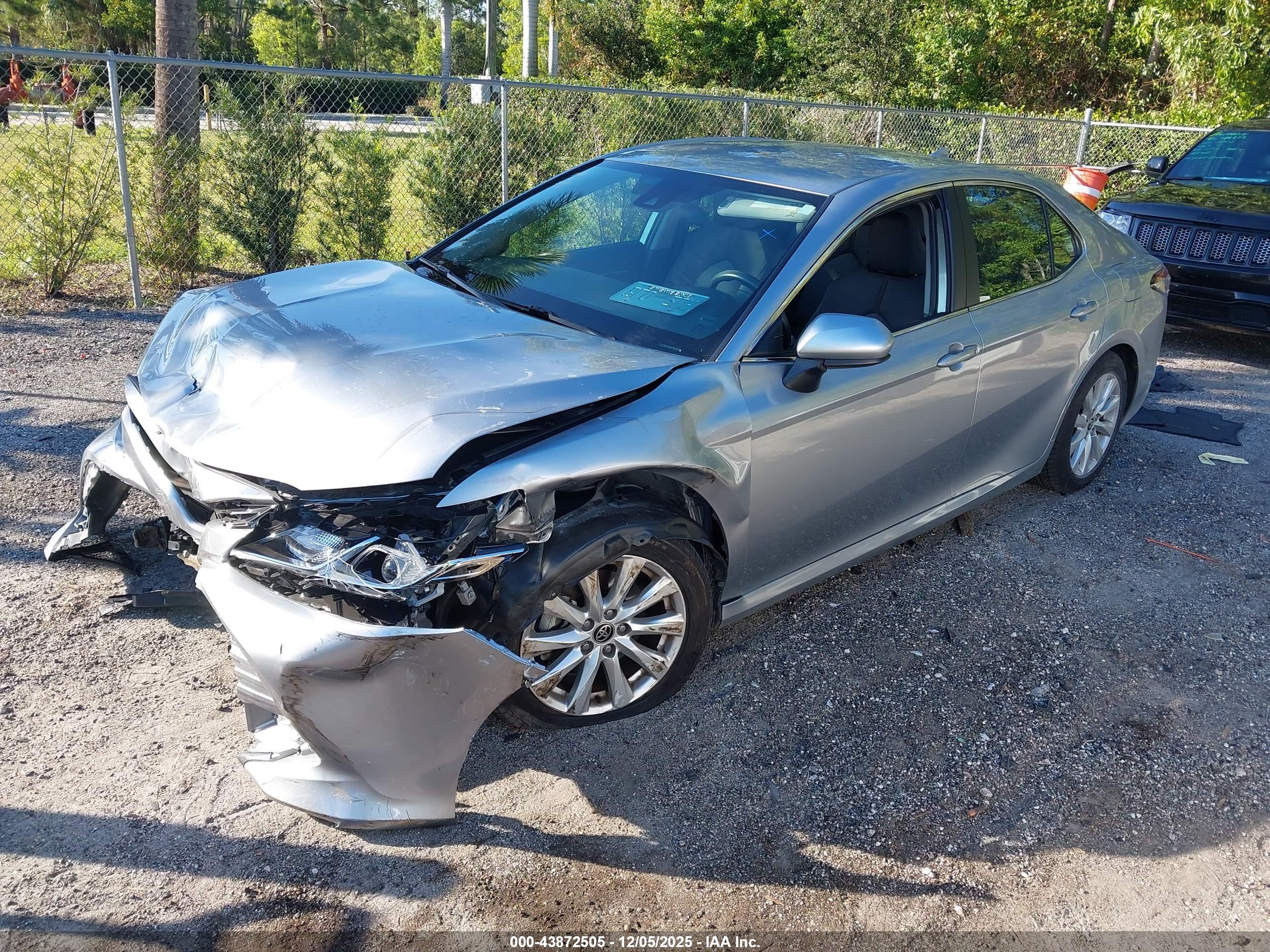 TOYOTA CAMRY image 2