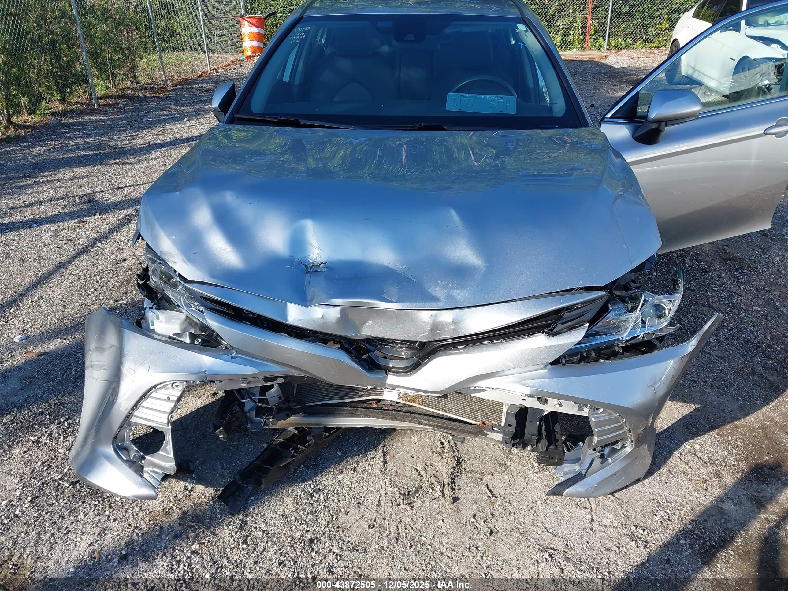TOYOTA CAMRY image 6