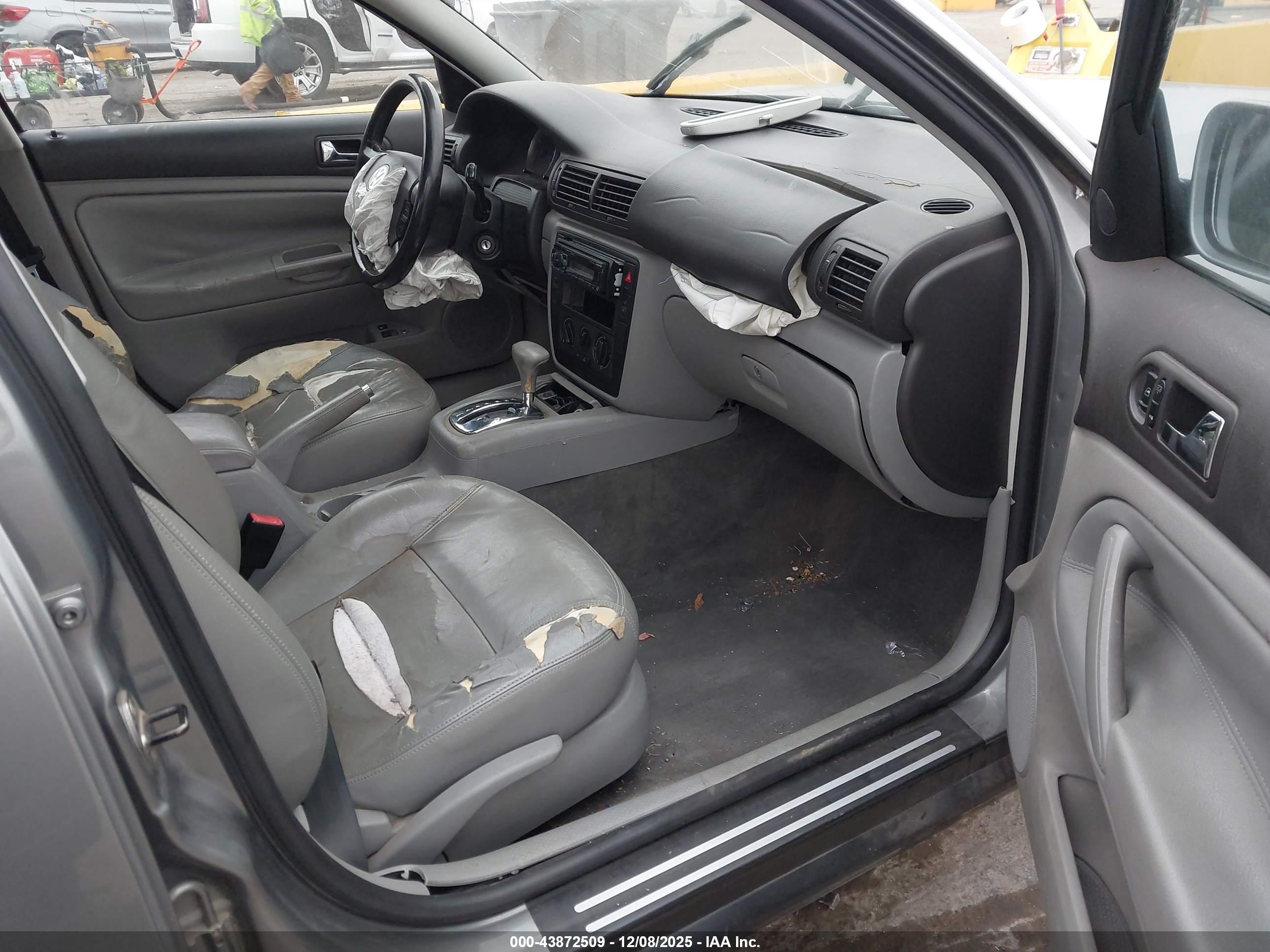 VOLKSWAGEN PASSAT image 5