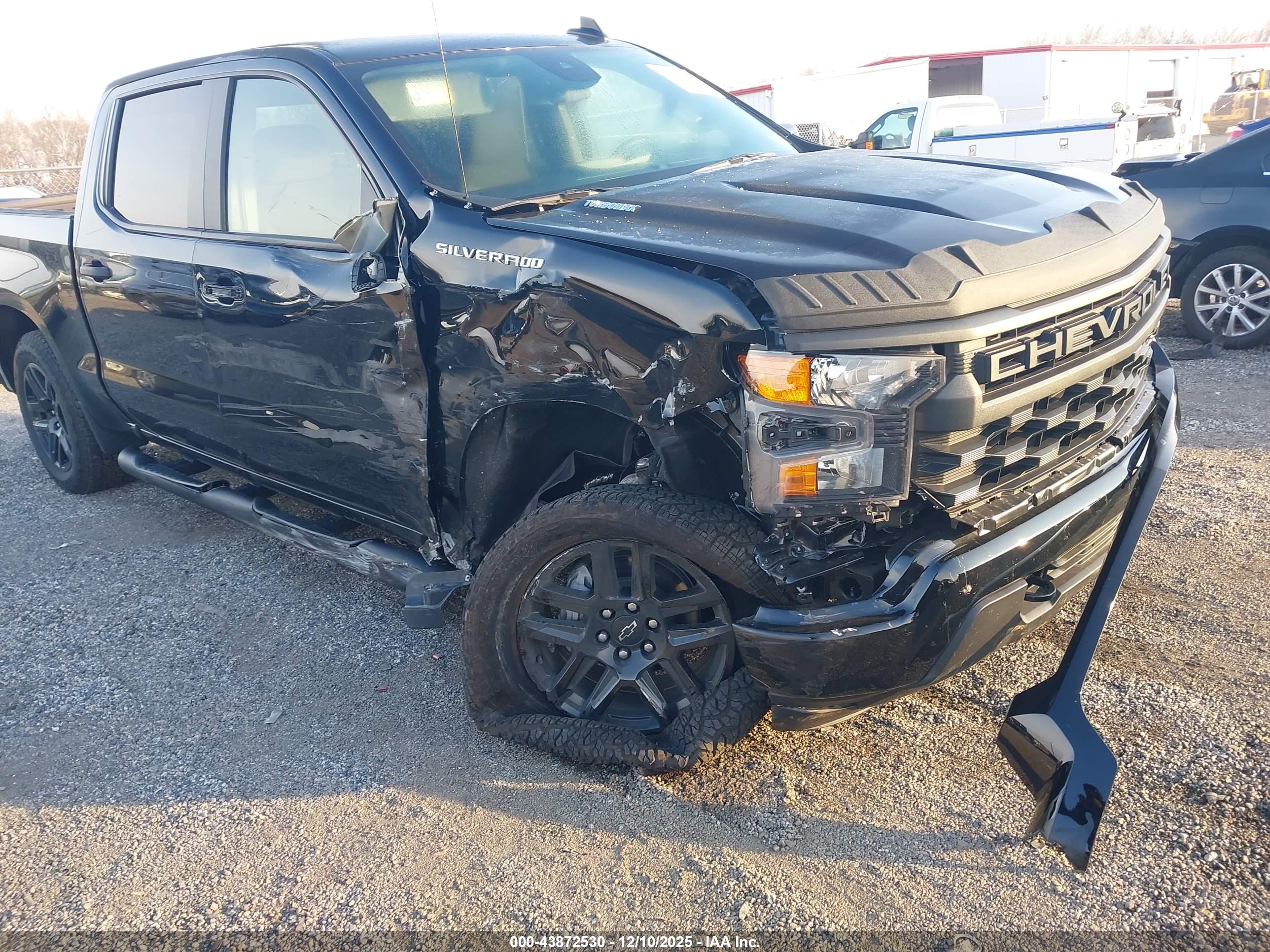 CHEVROLET SILVERADO image 6