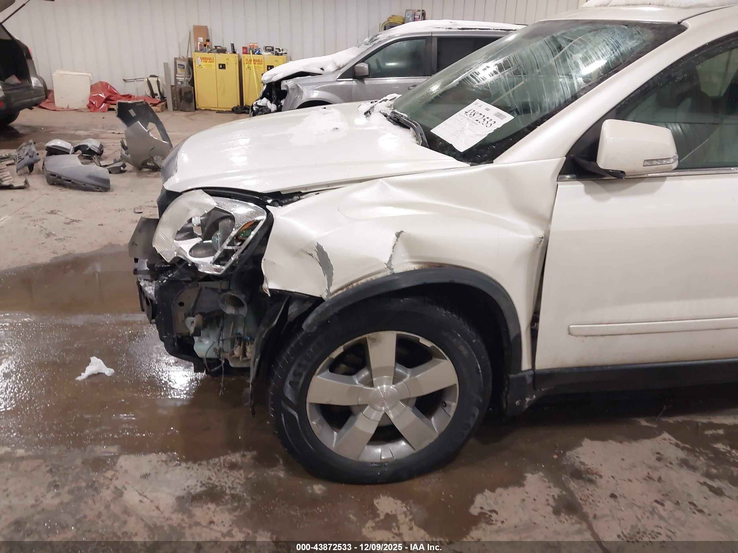 GMC ACADIA image 6
