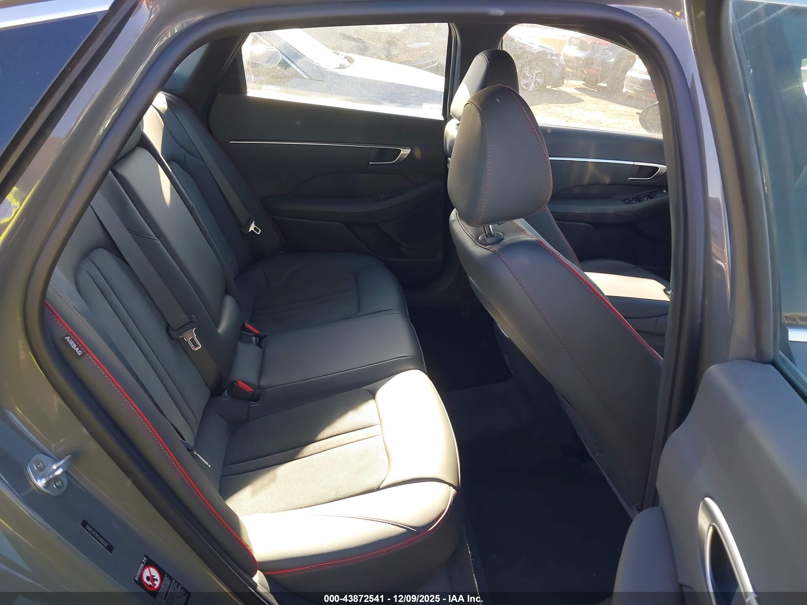 HYUNDAI SONATA image 8