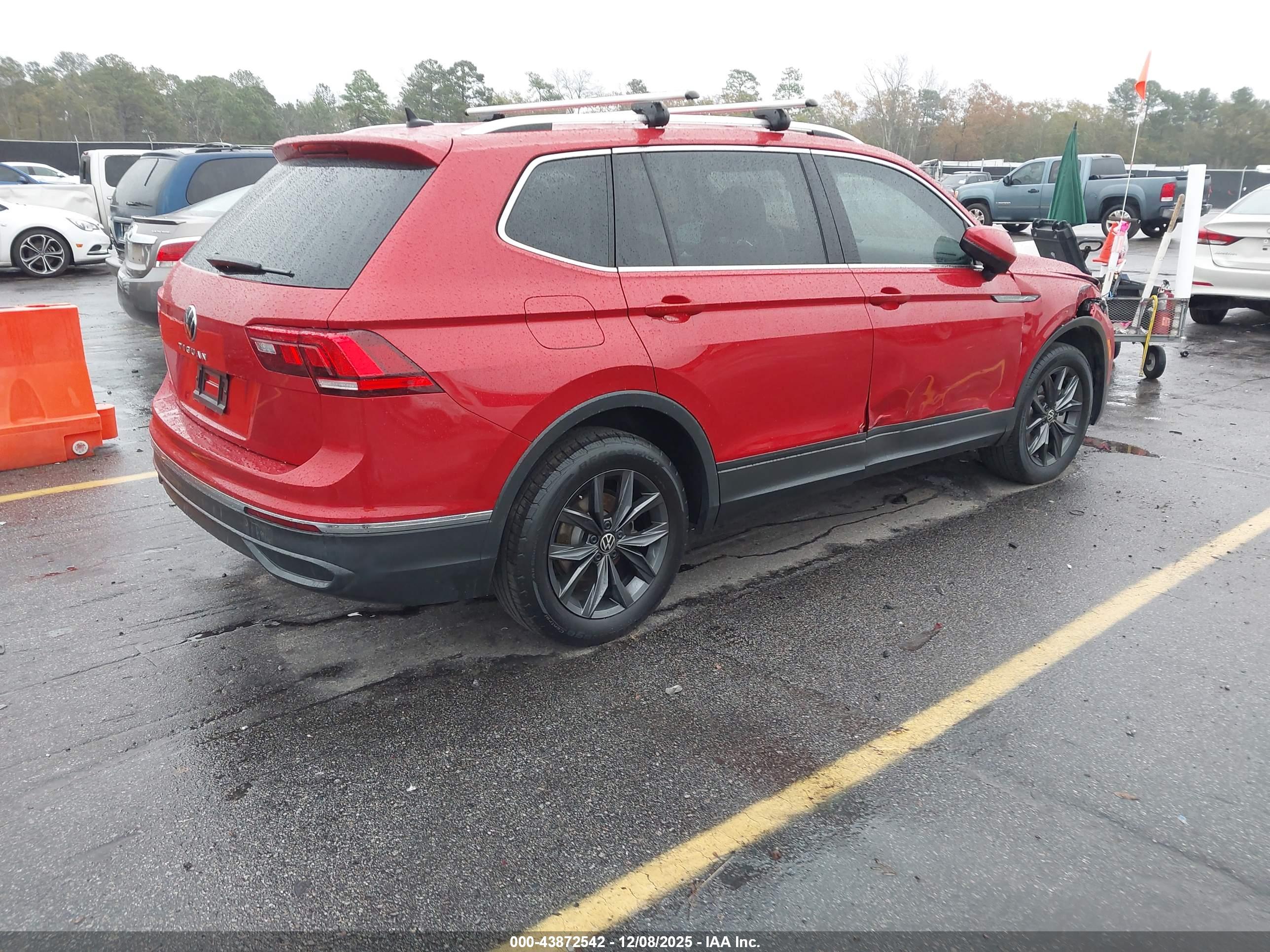 VOLKSWAGEN TIGUAN image 4