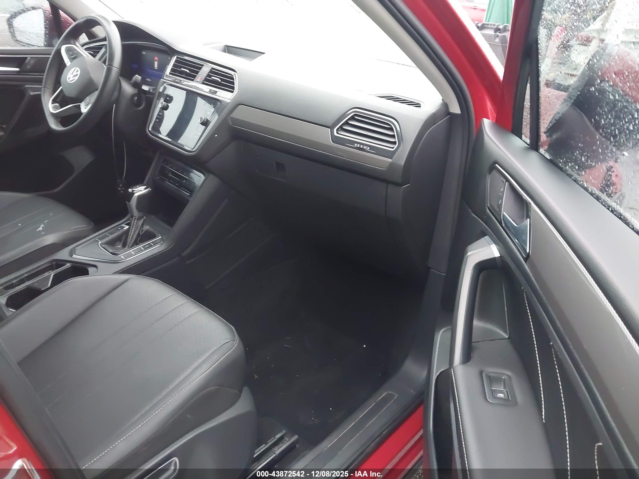 VOLKSWAGEN TIGUAN image 5