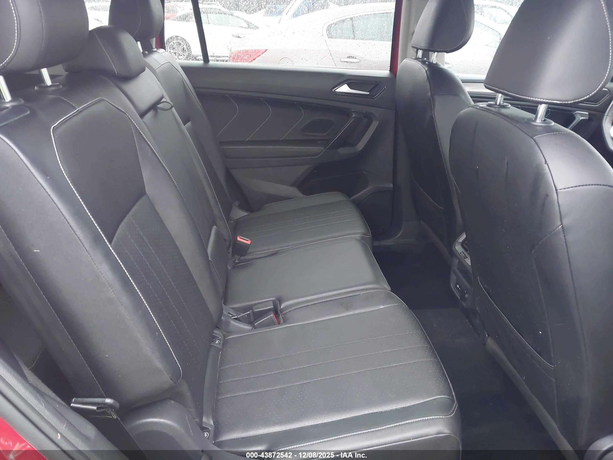 VOLKSWAGEN TIGUAN image 8