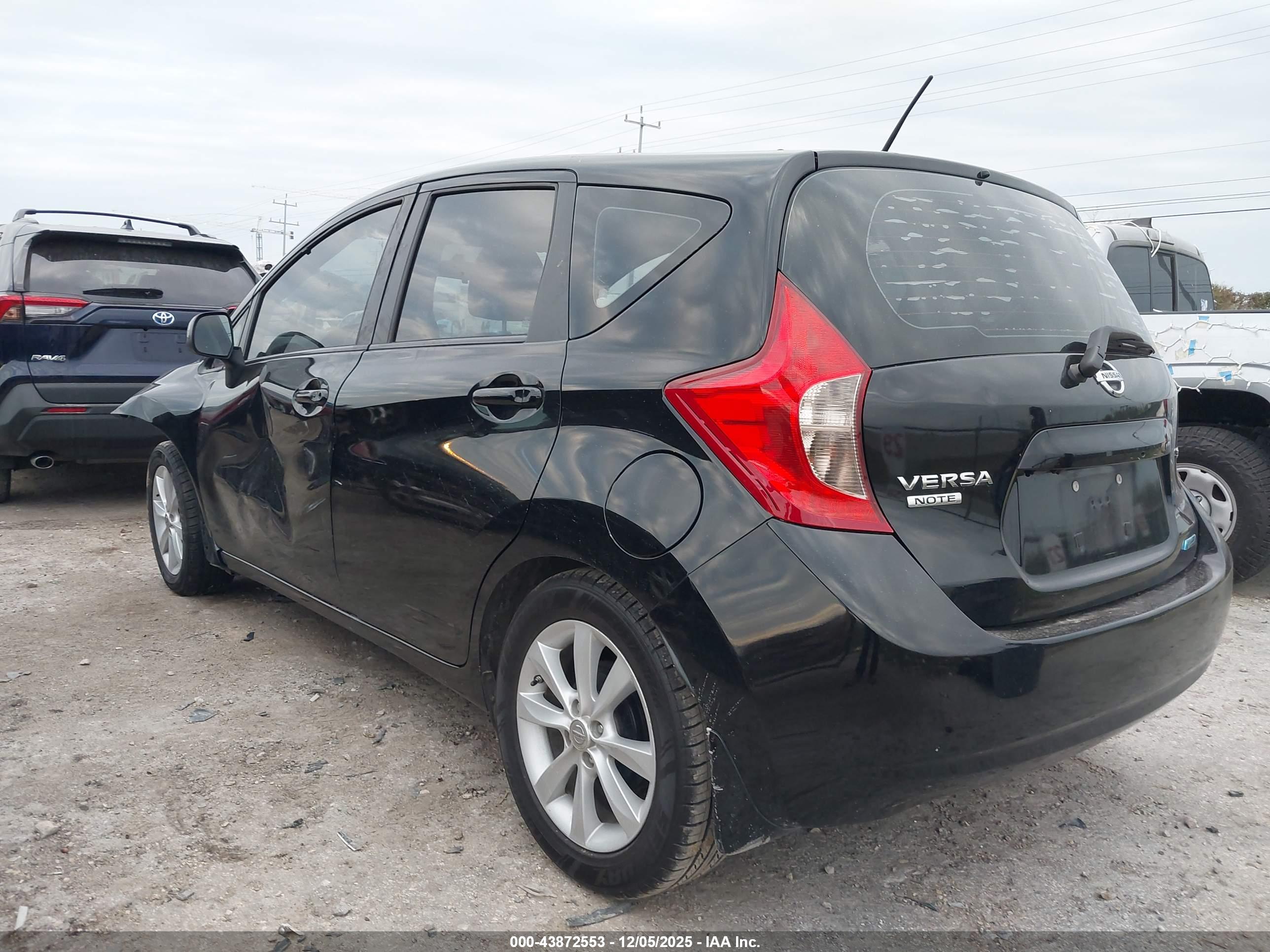 NISSAN VERSA image 3