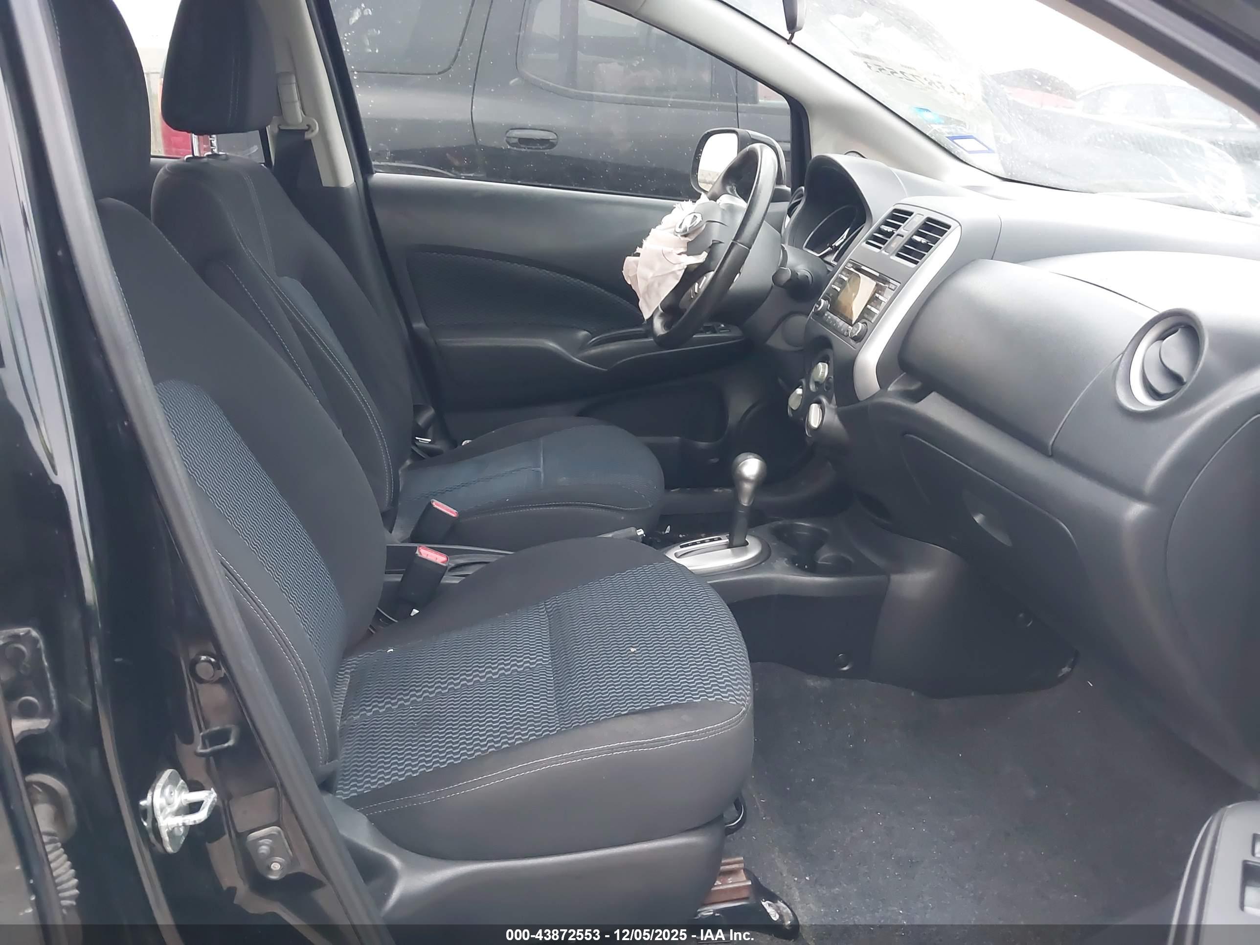 NISSAN VERSA image 5