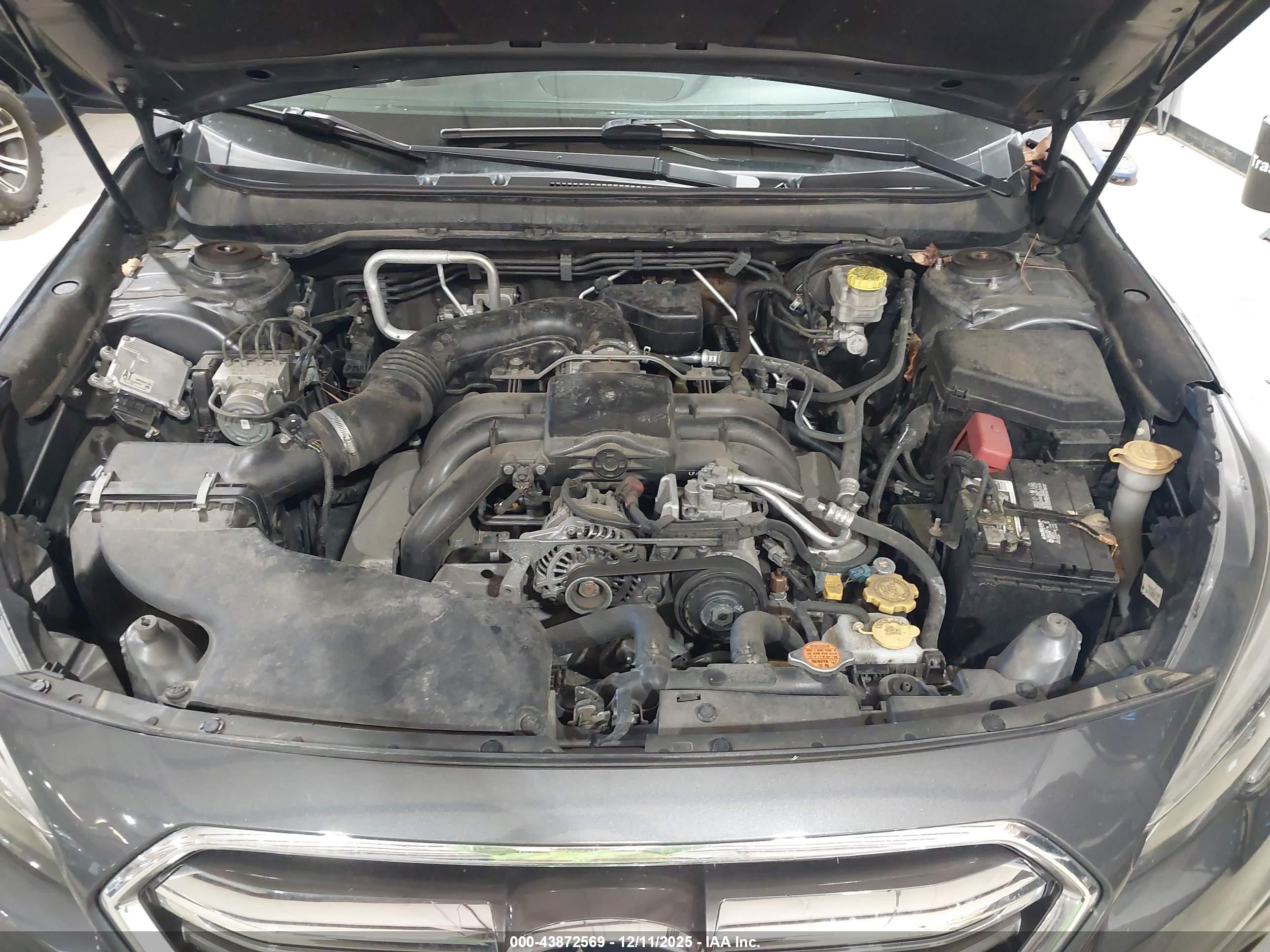 SUBARU OUTBACK image 10