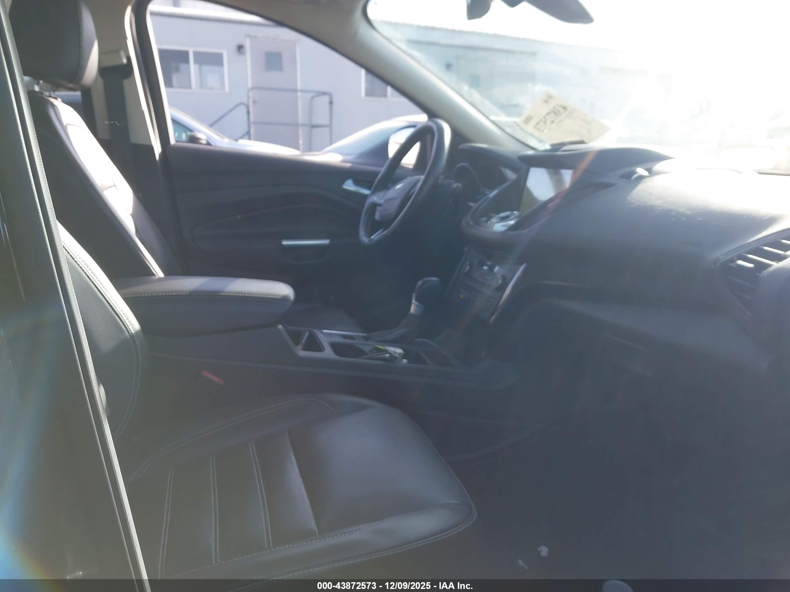 FORD ESCAPE image 5