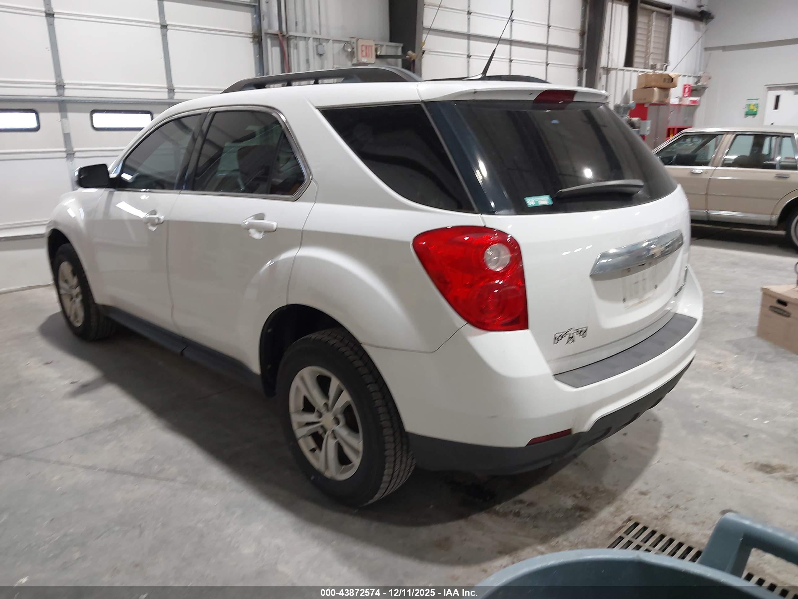 CHEVROLET EQUINOX image 3