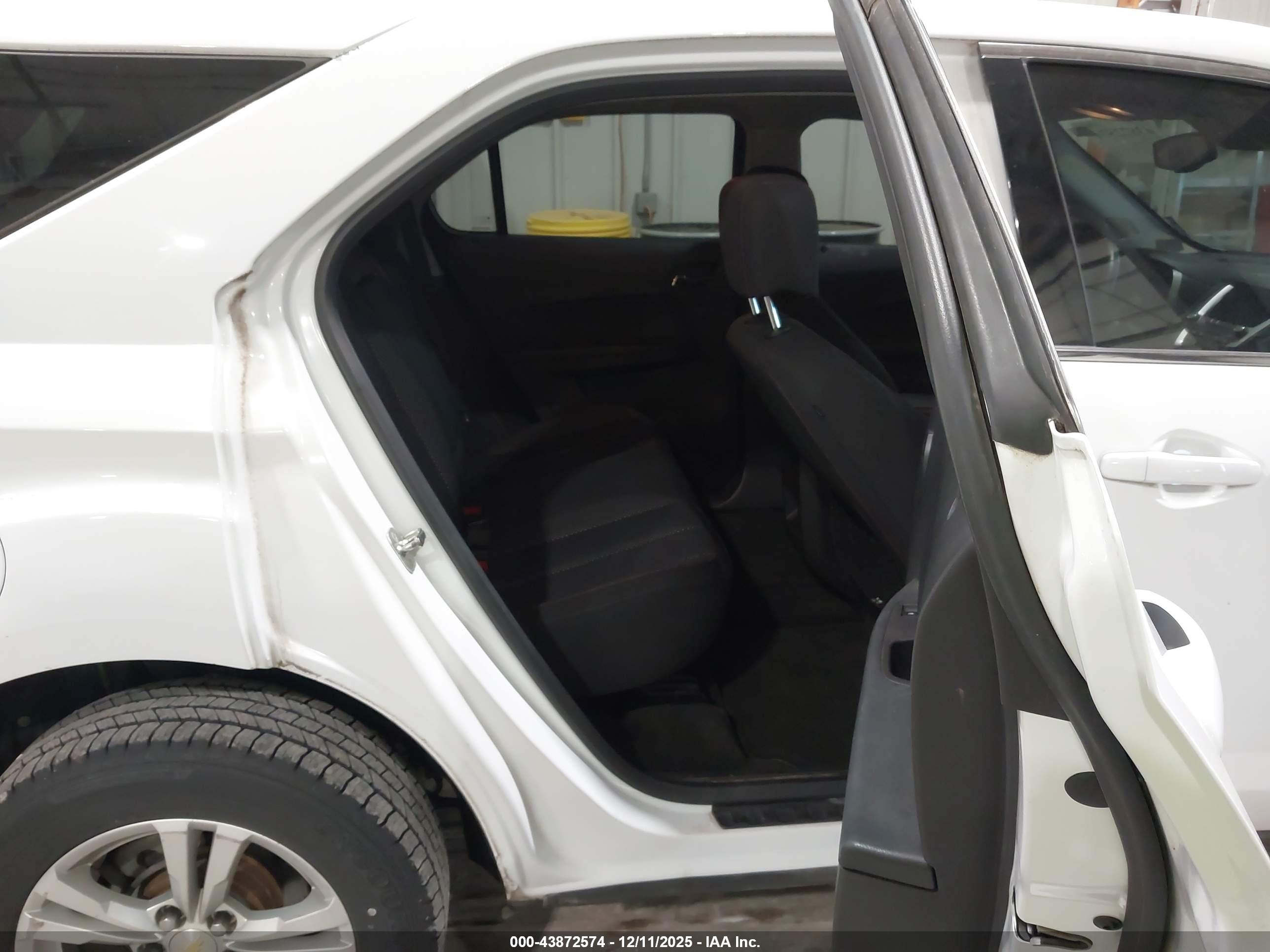 CHEVROLET EQUINOX image 8