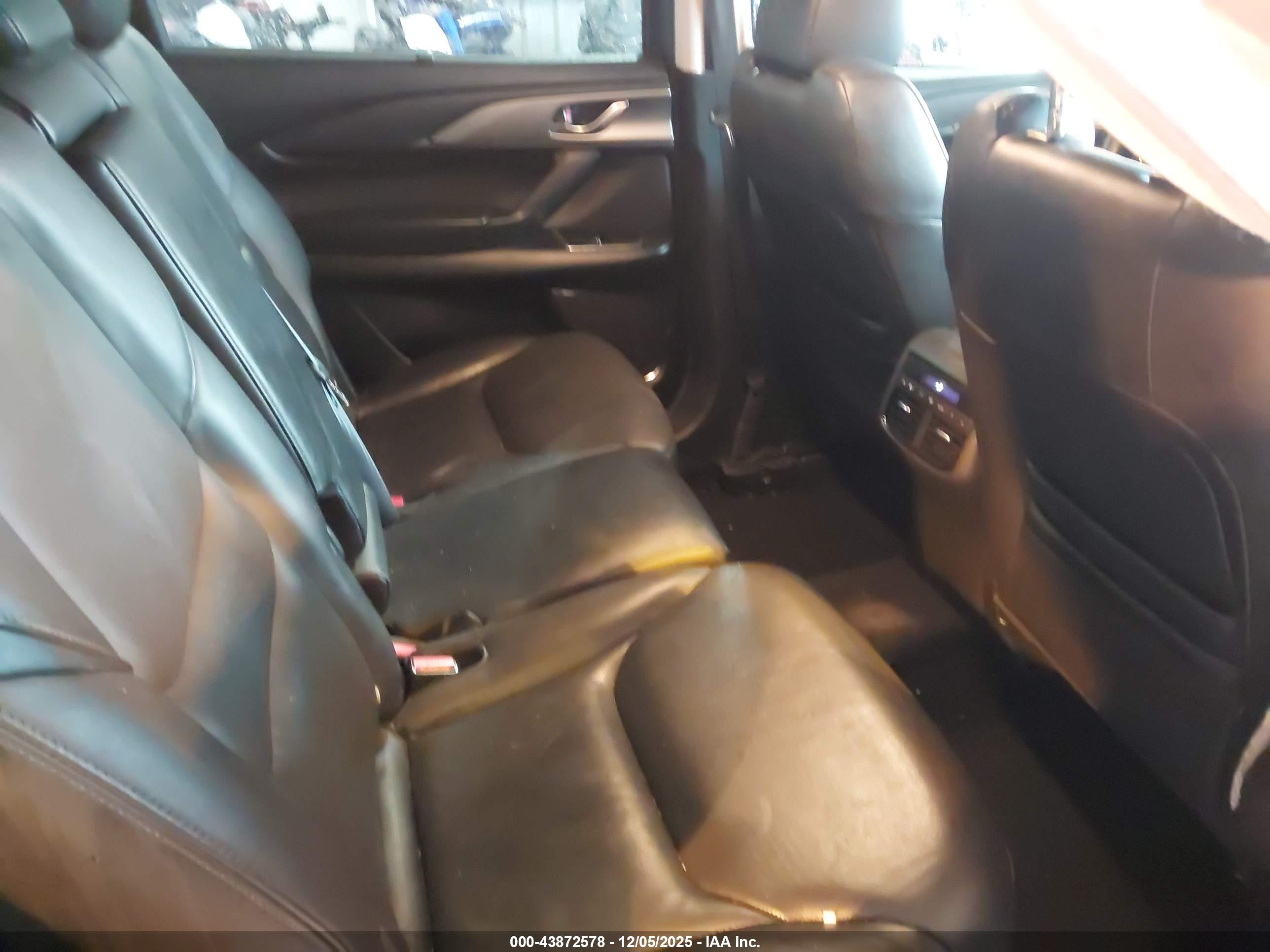 MAZDA CX-9 image 8