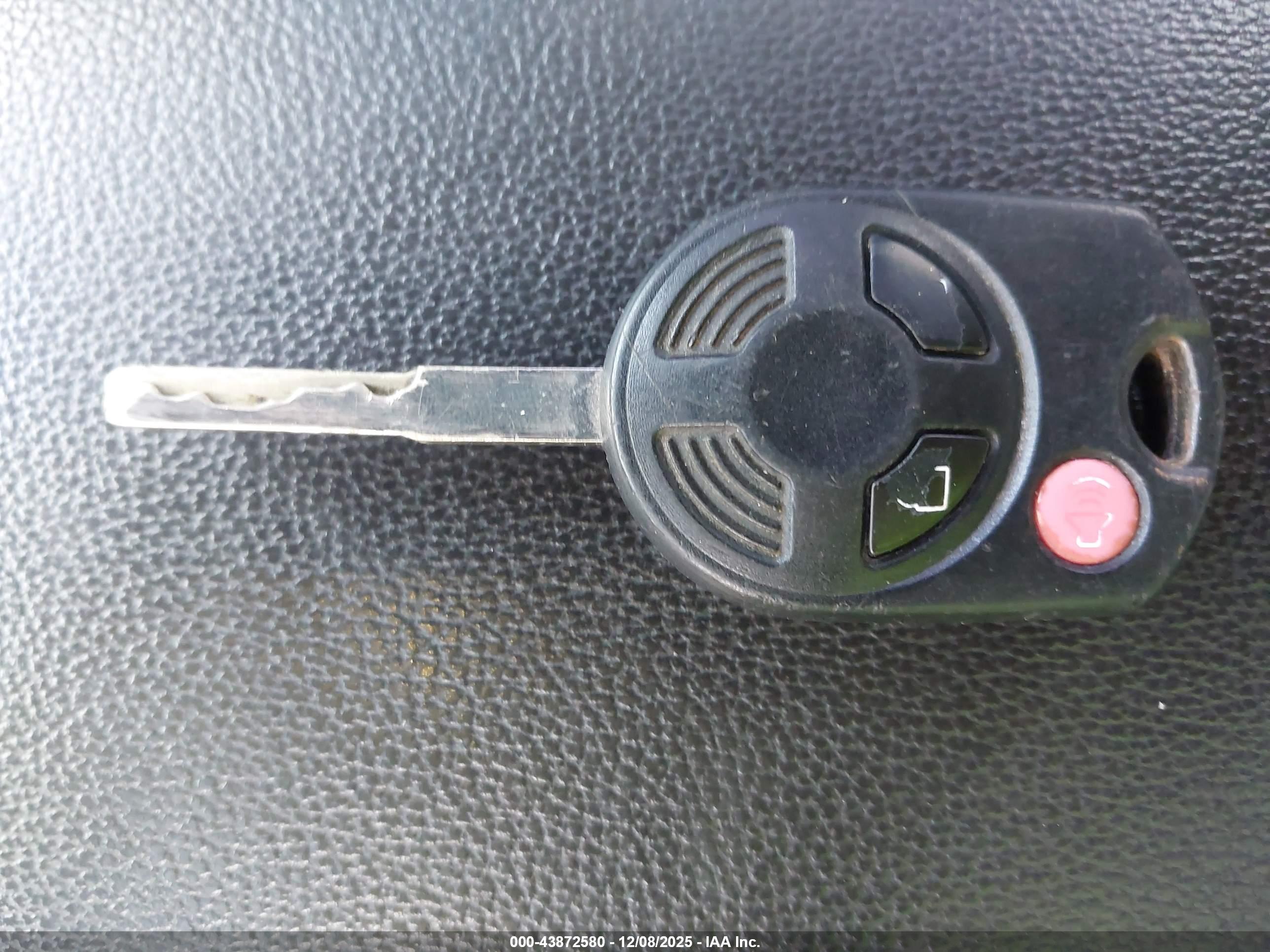 FORD ESCAPE image 11