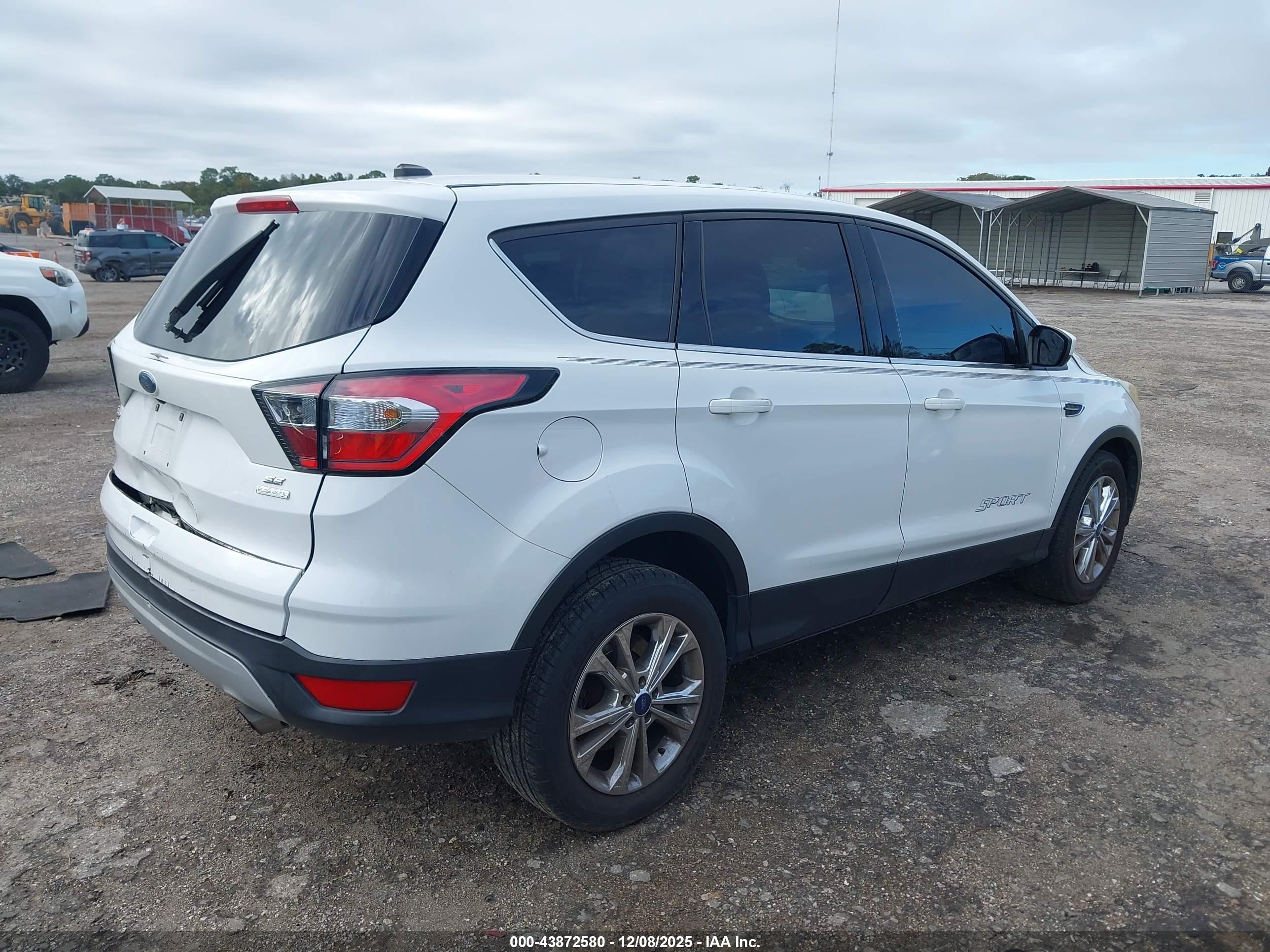 FORD ESCAPE image 4