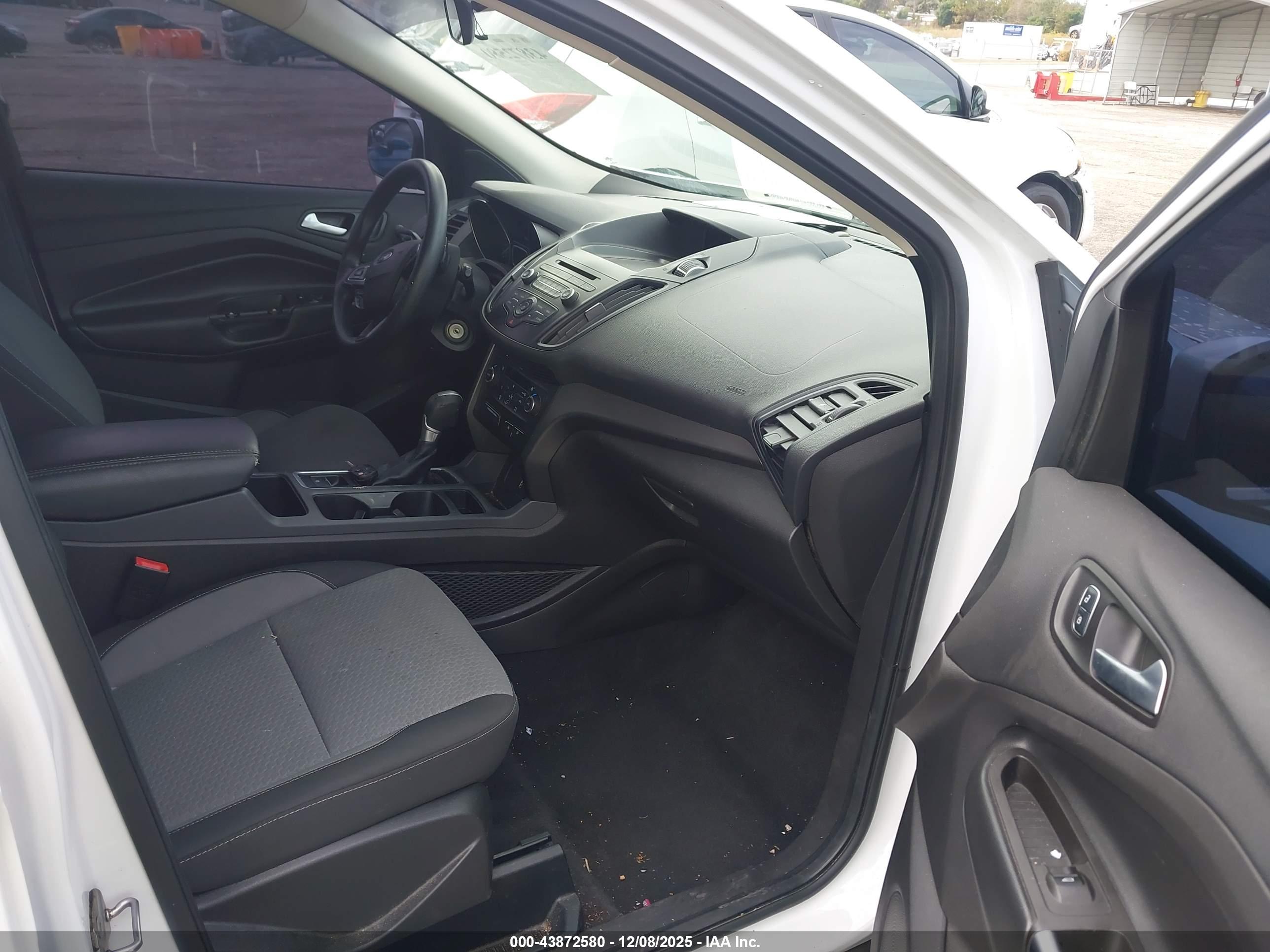 FORD ESCAPE image 5