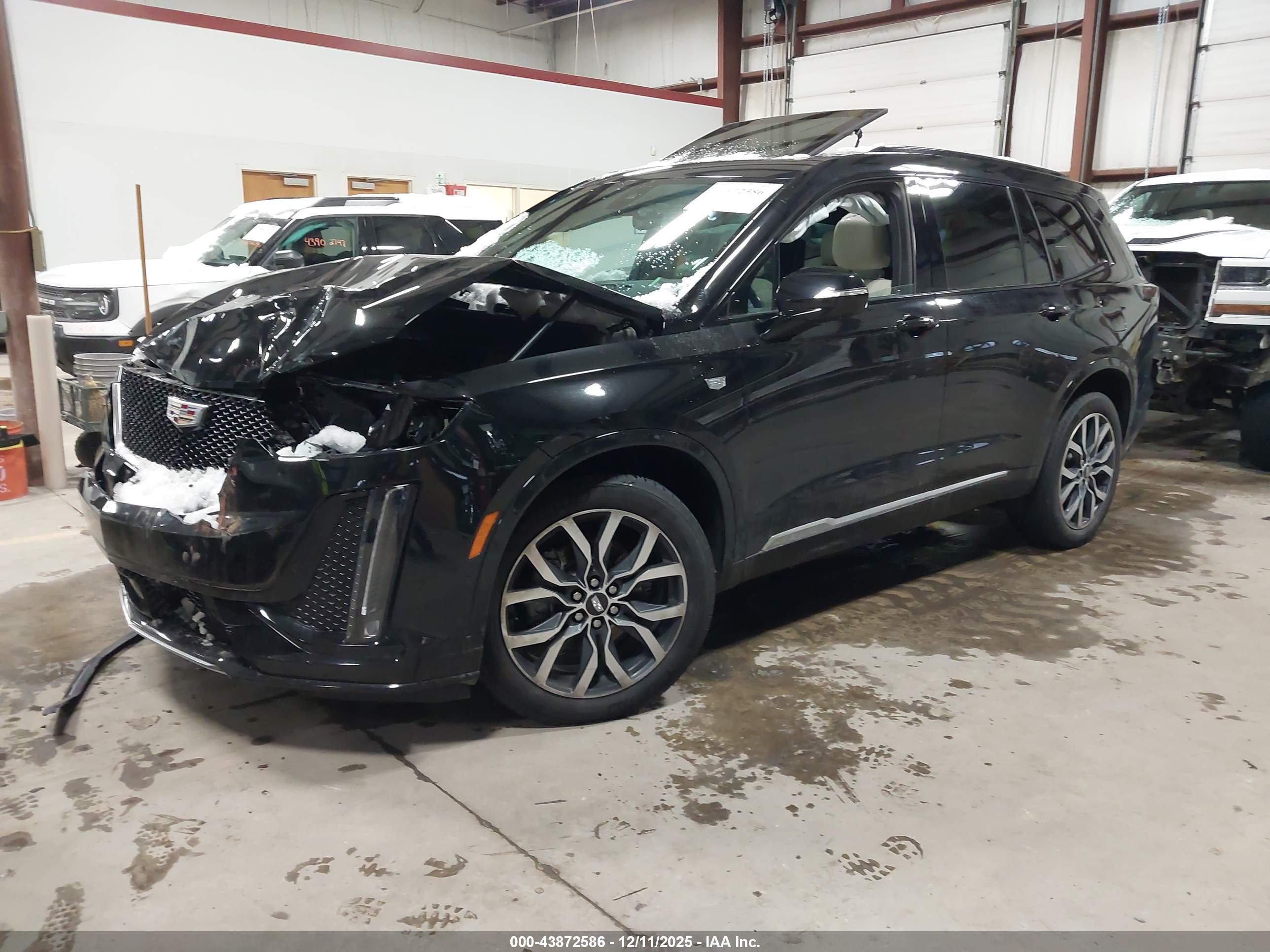 CADILLAC XT6 image 2