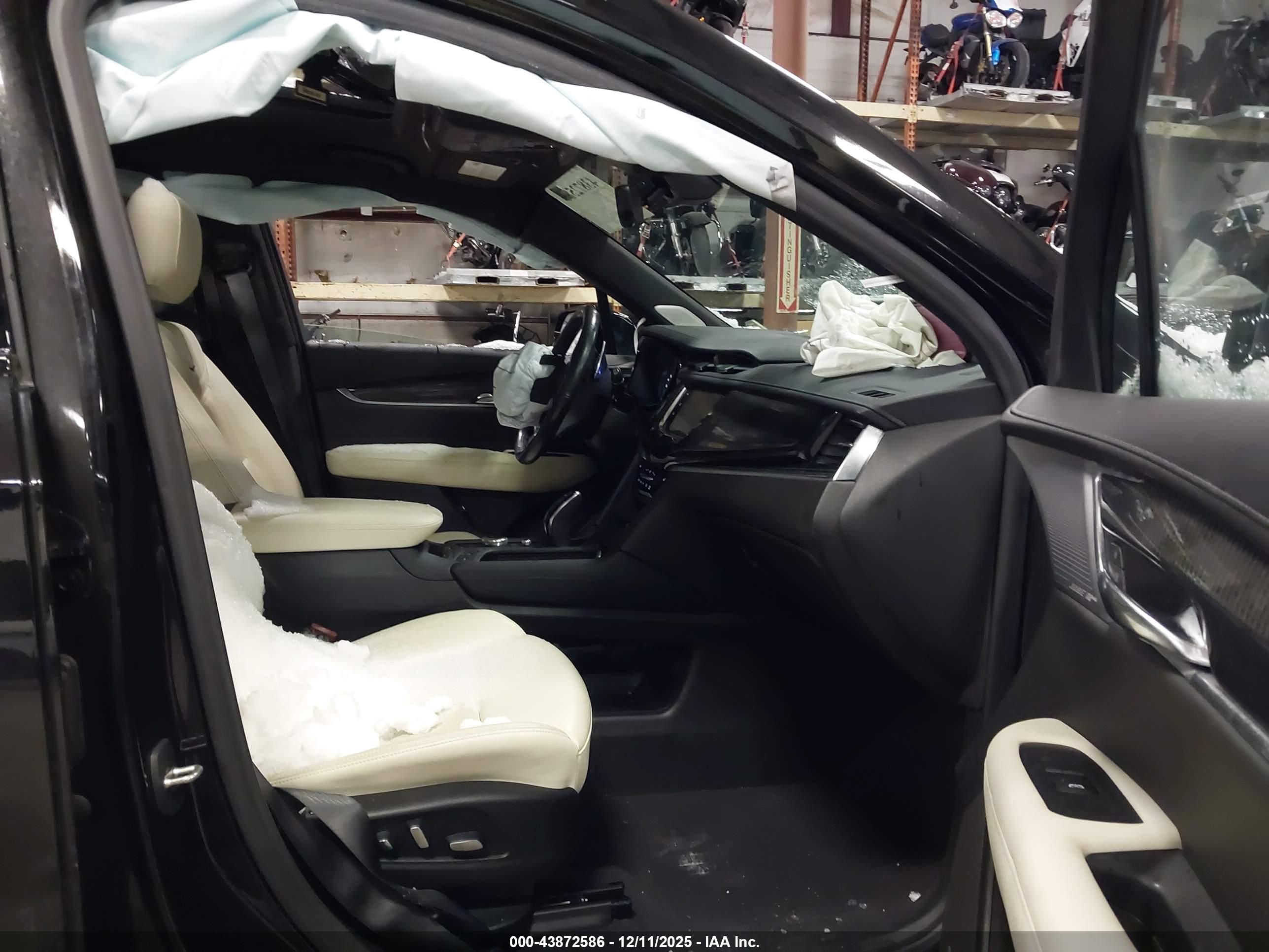 CADILLAC XT6 image 5