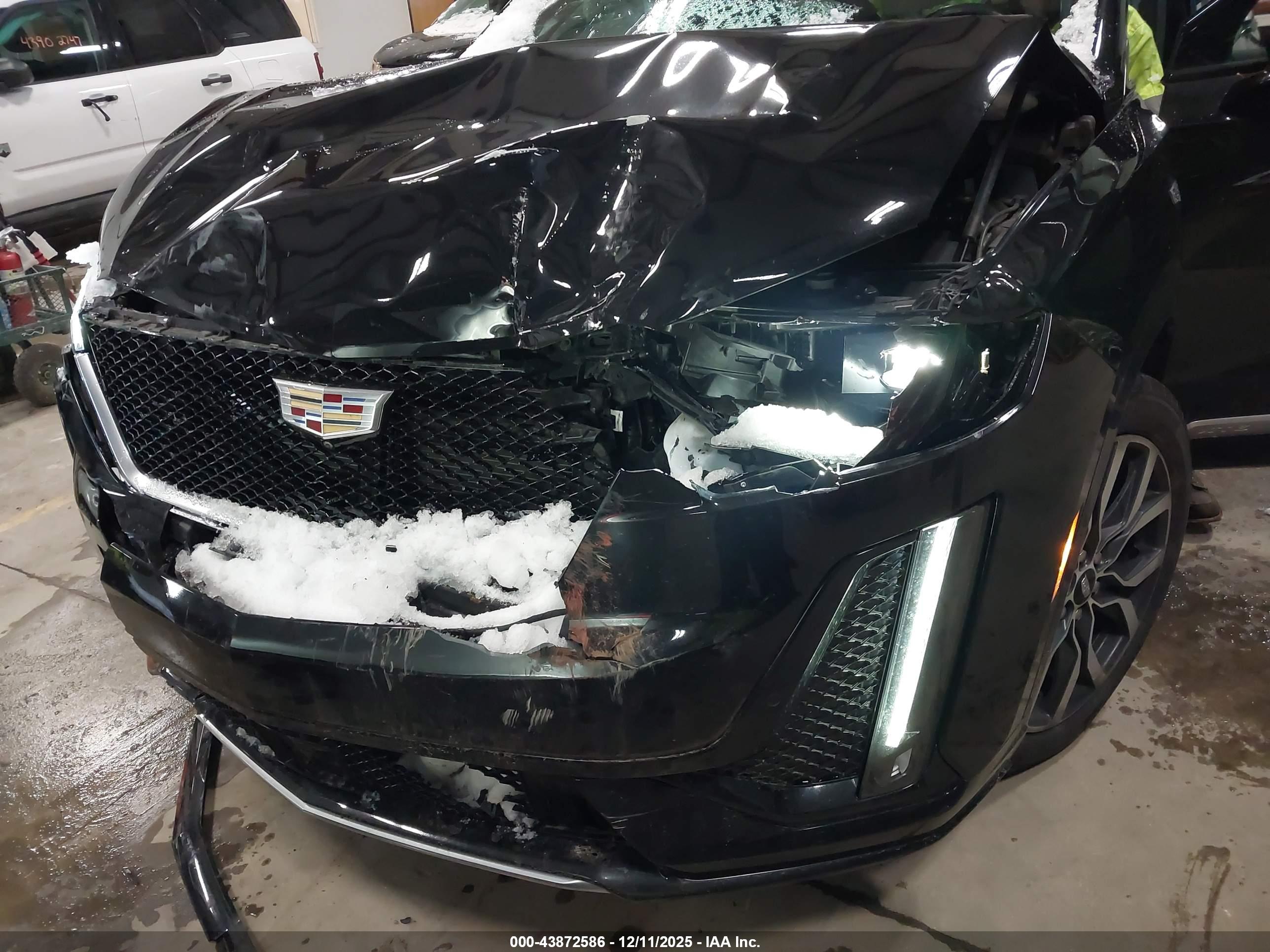 CADILLAC XT6 image 6