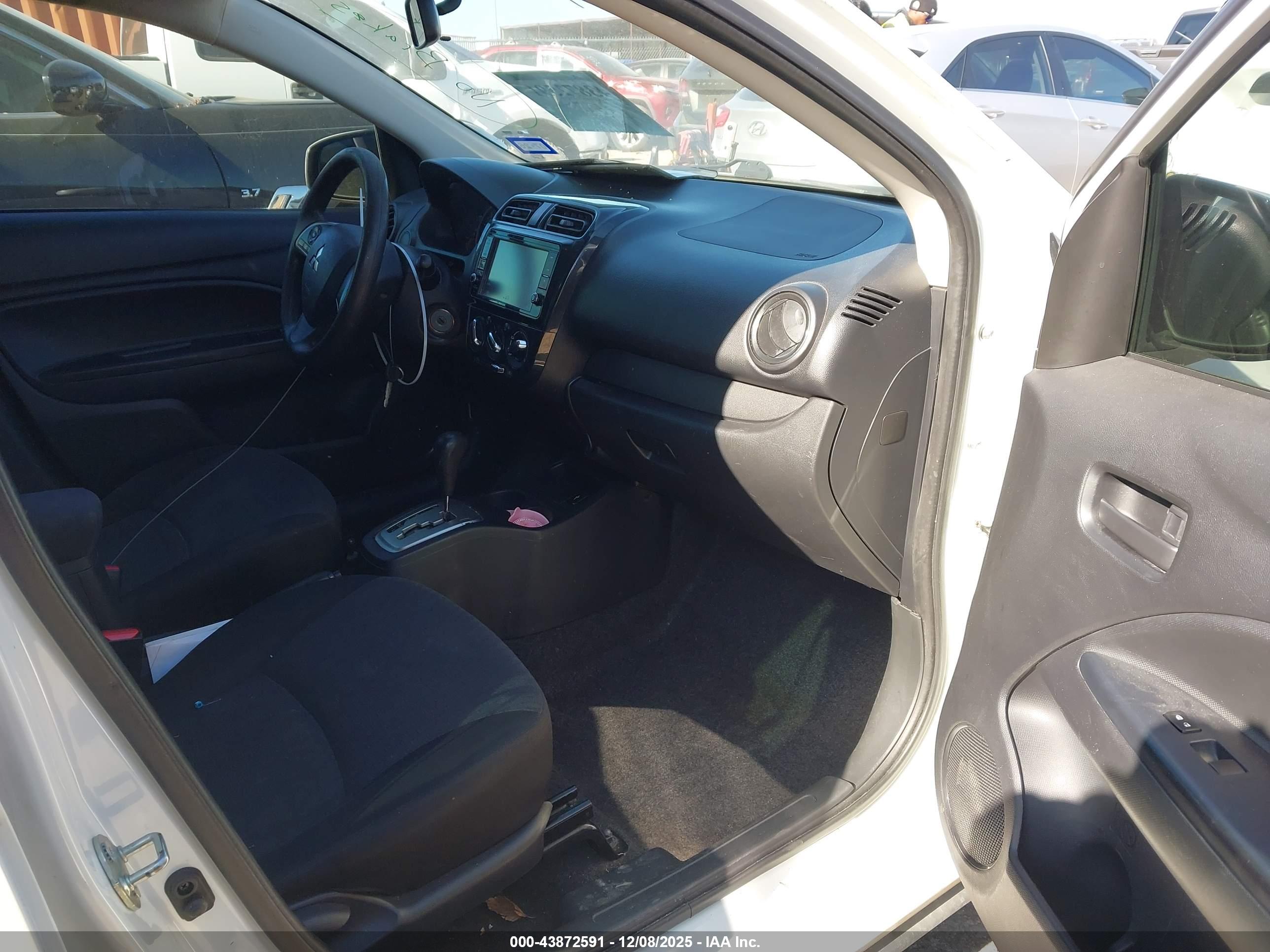 MITSUBISHI MIRAGE image 5