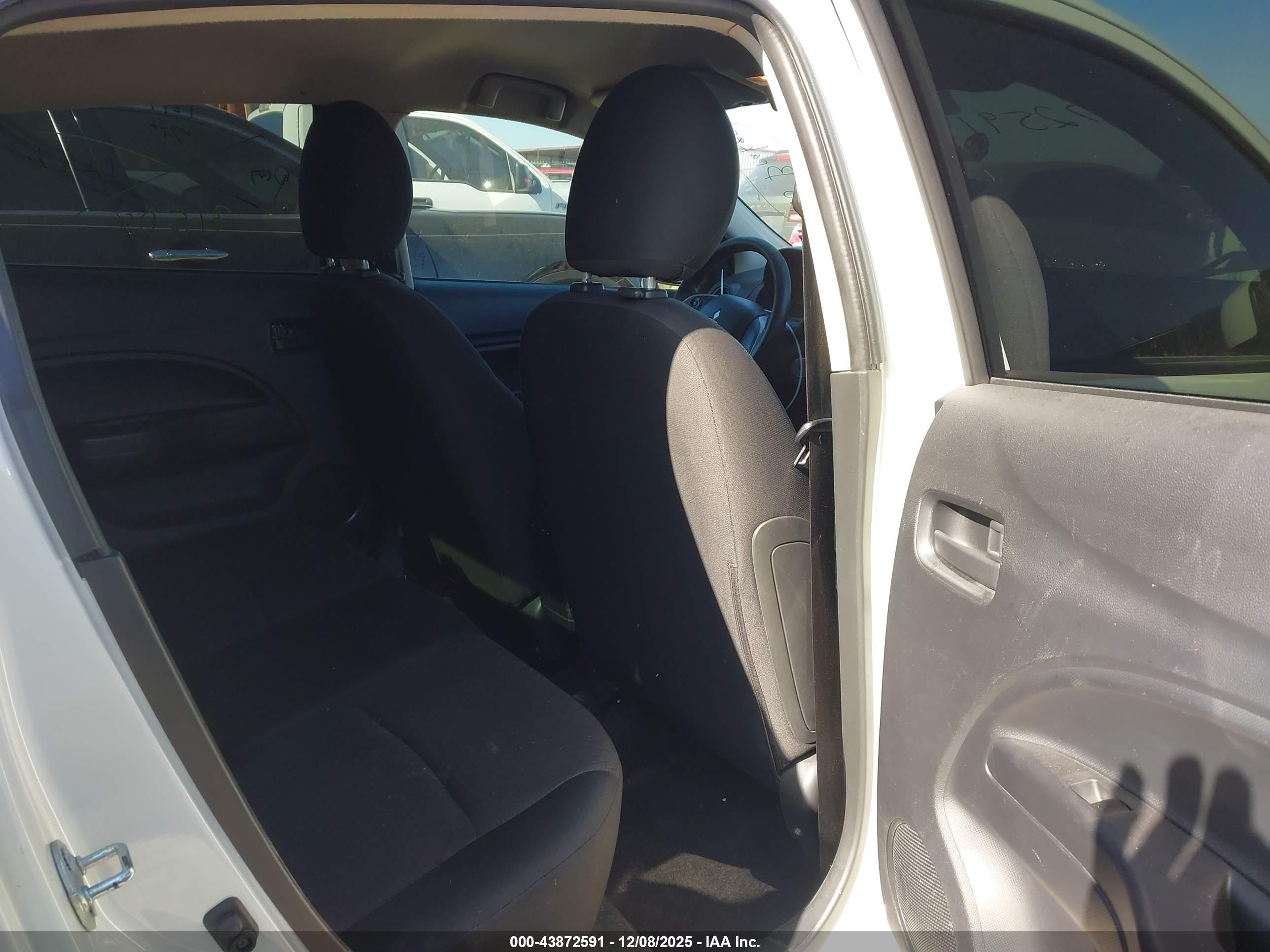 MITSUBISHI MIRAGE image 8