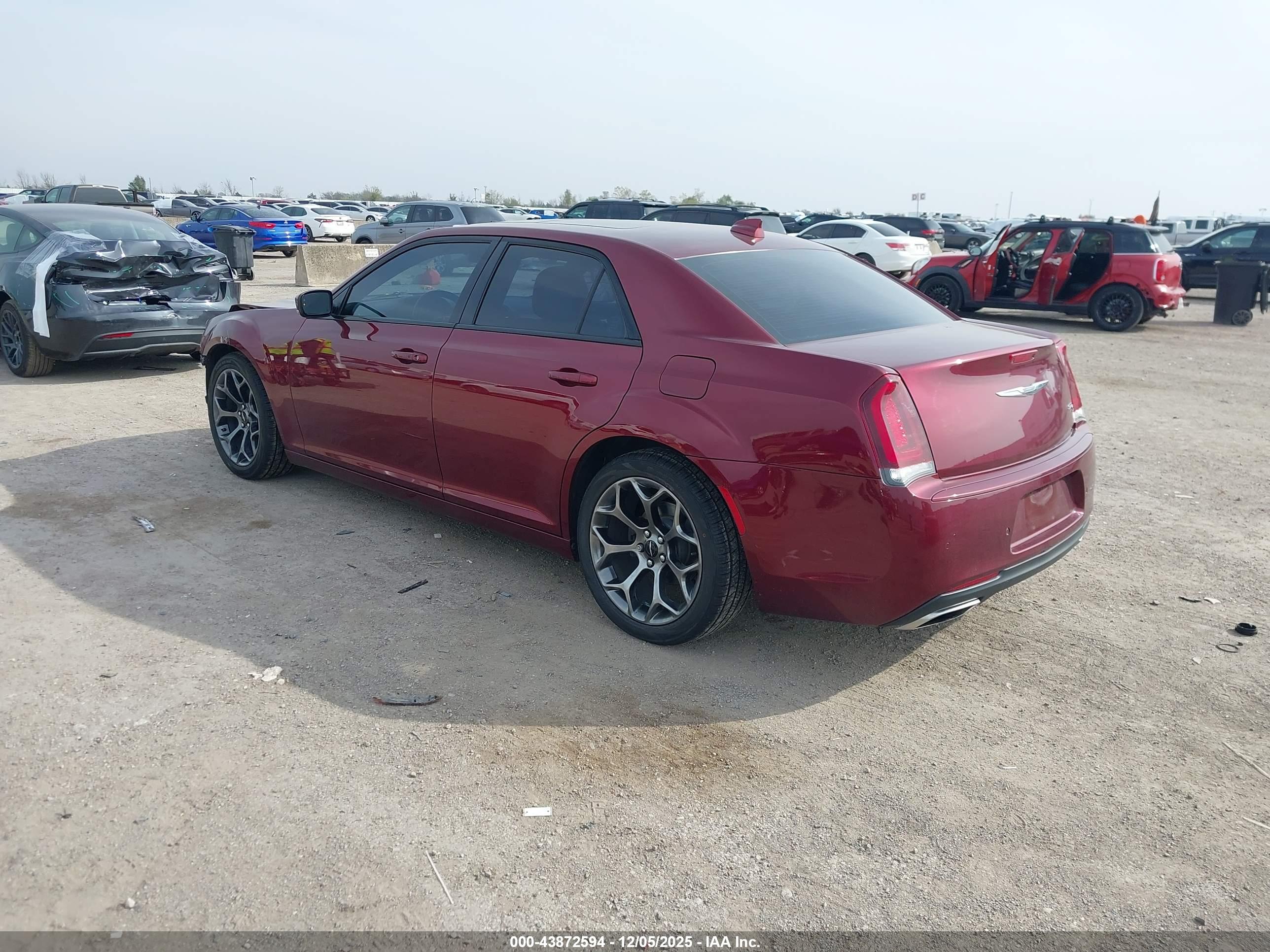 CHRYSLER 300 image 3