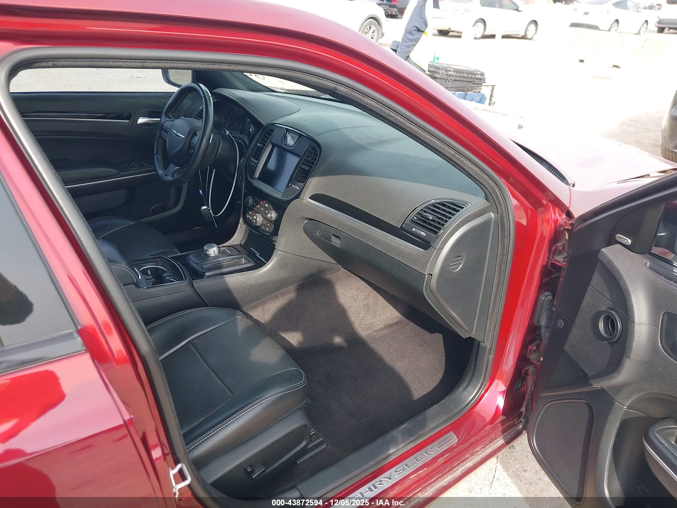 CHRYSLER 300 image 5