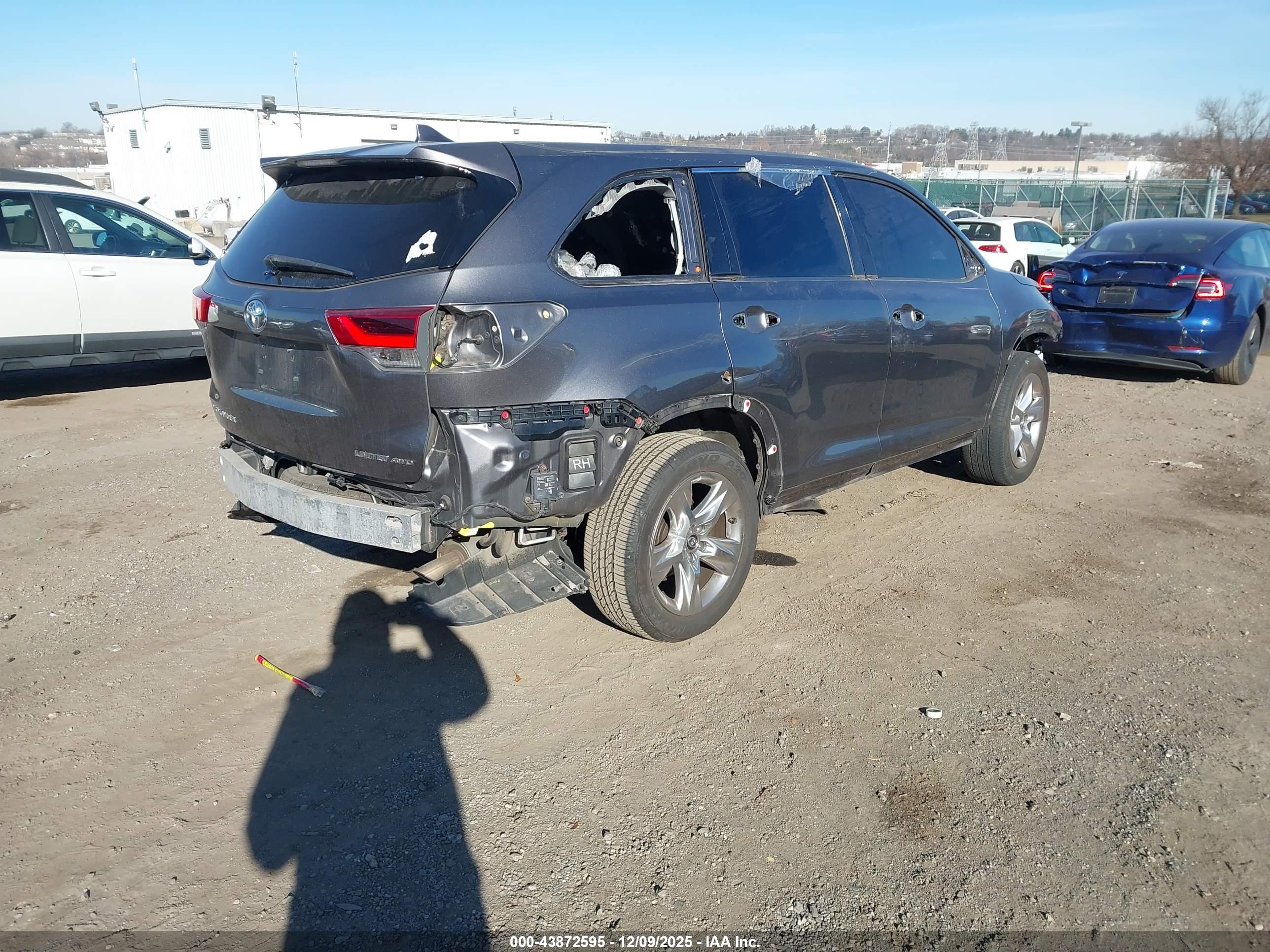TOYOTA HIGHLANDER image 4