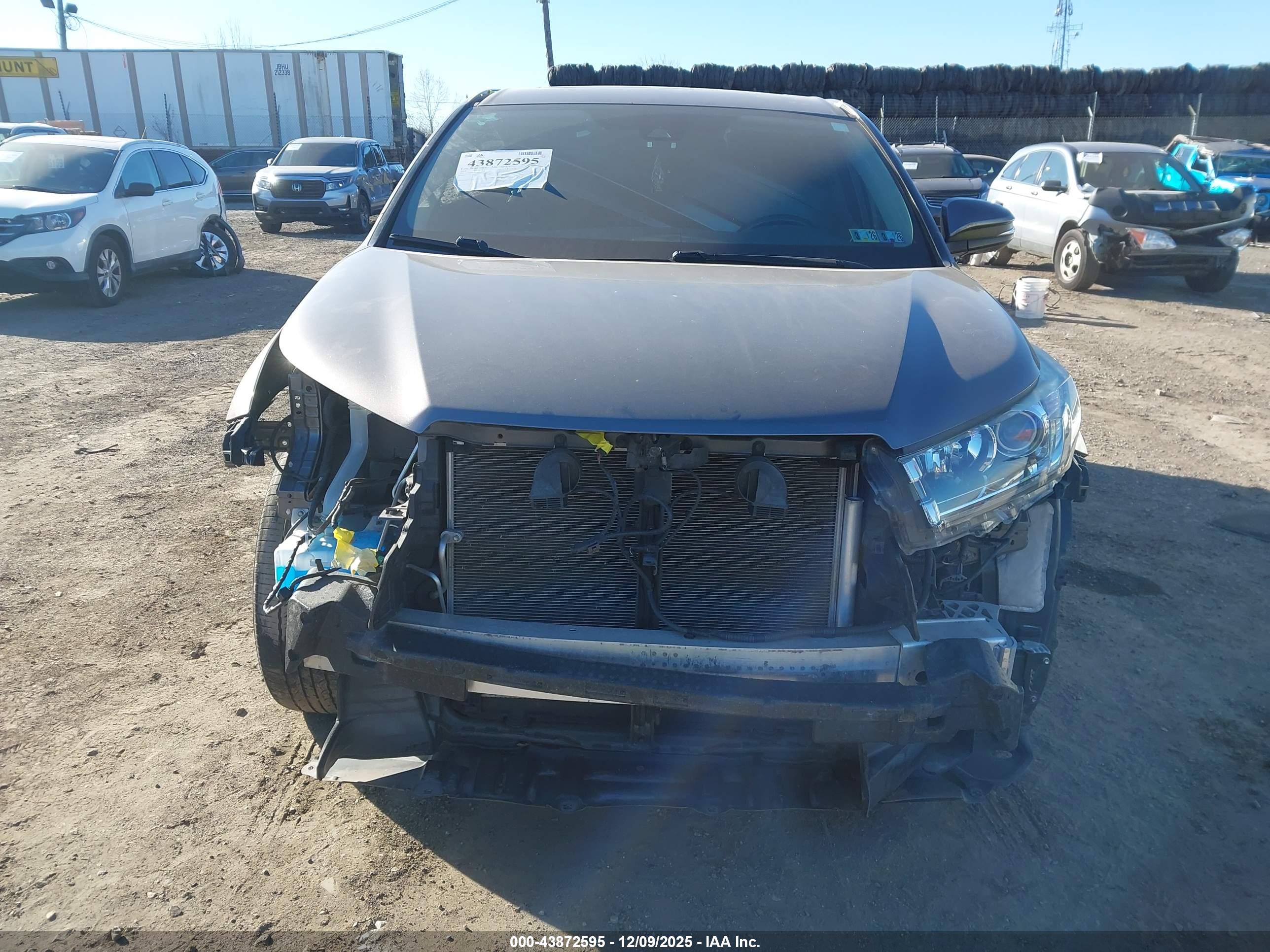 TOYOTA HIGHLANDER image 6