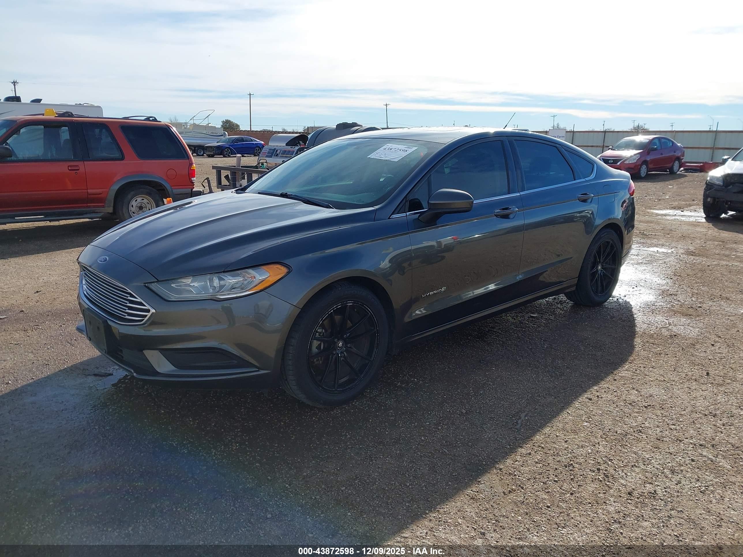 FORD FUSION image 2