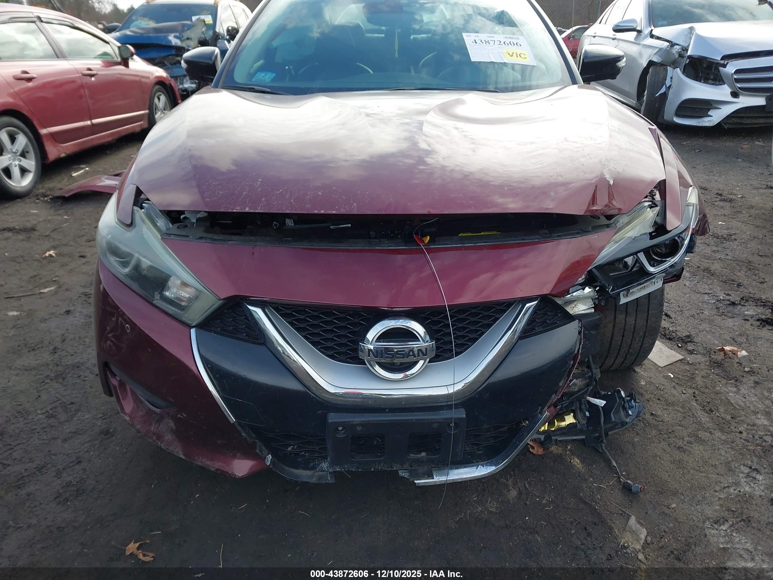 NISSAN MAXIMA image 6